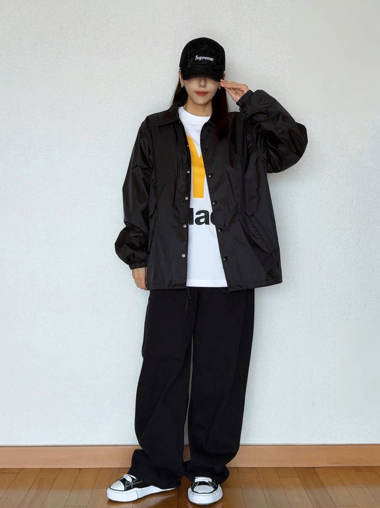 CDG Logo Coach Jacket Black, Palace x McDonald's Logo T-Shirt White - 23FW 착용 스타일 - 2