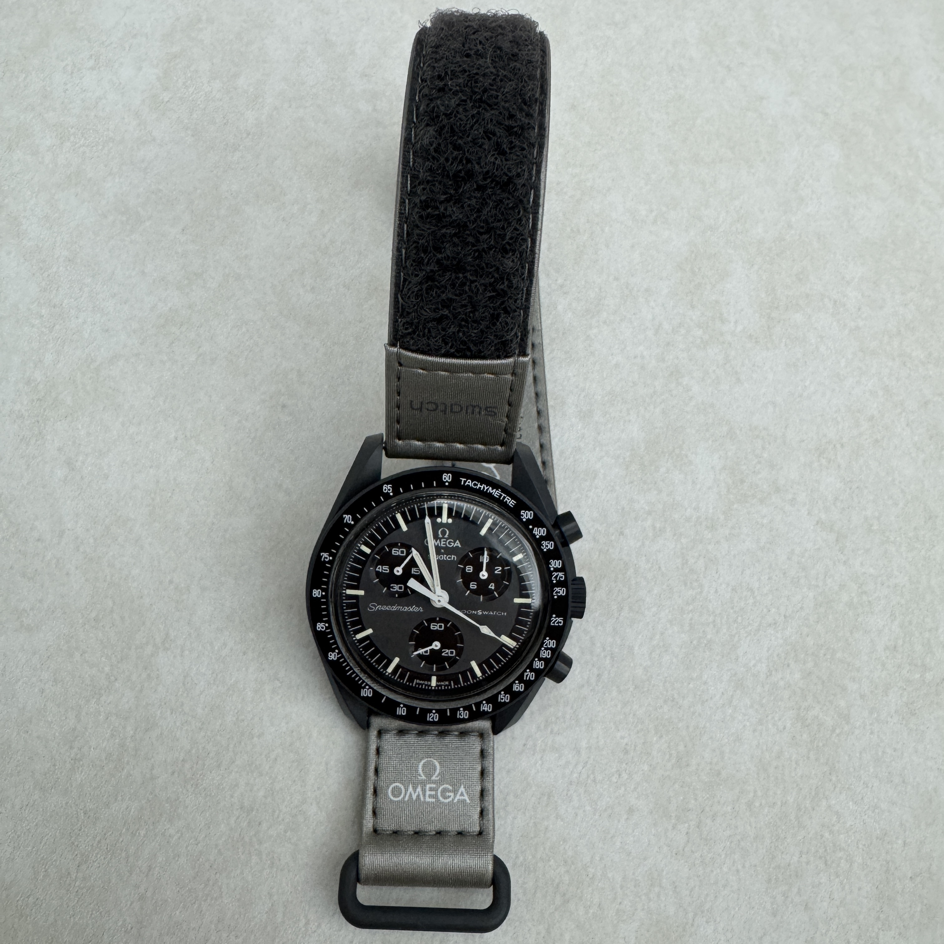 Swatch x Omega Bioceramic MoonSwatch Mission To Mercury 착용 스타일 - 1