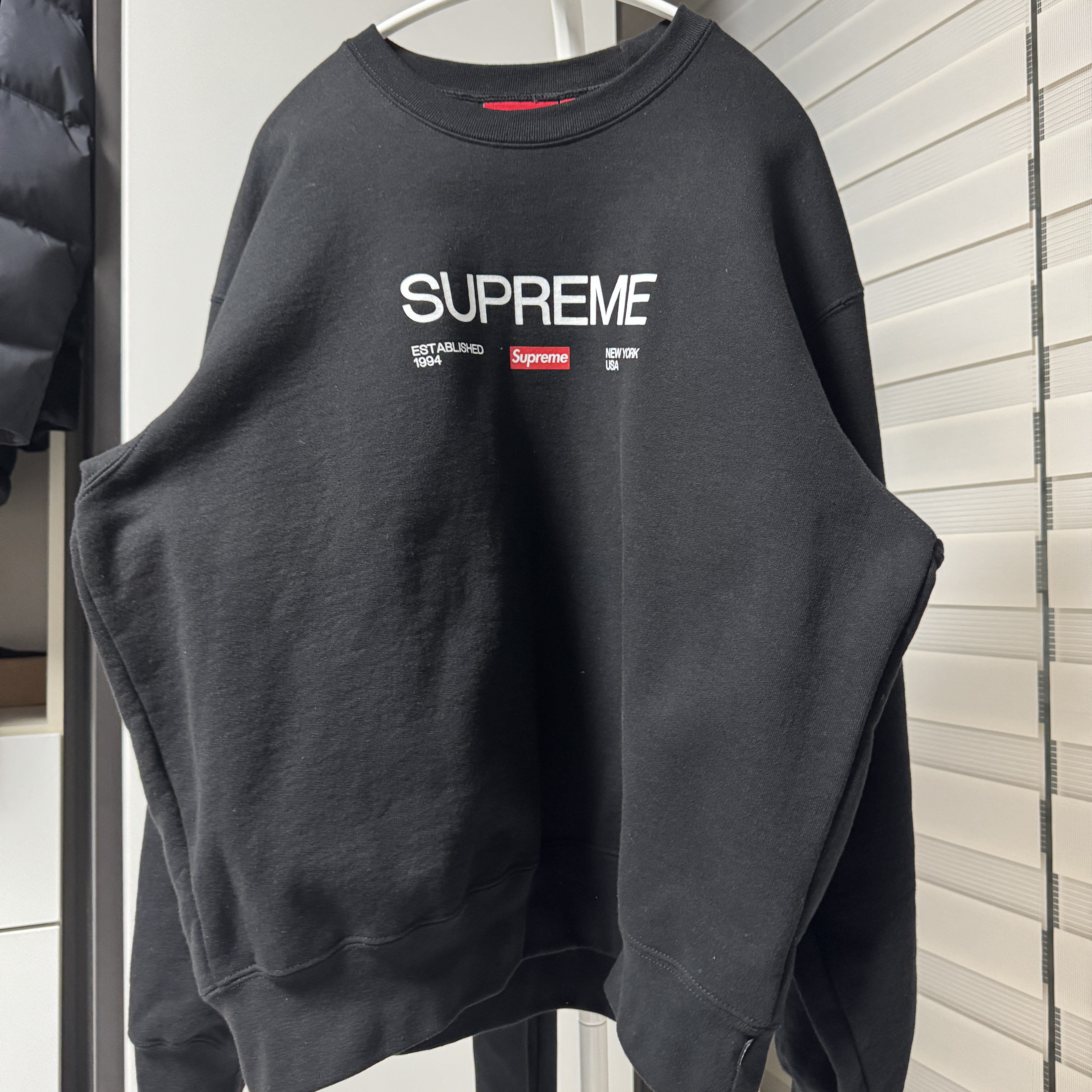 Supreme Established Crewneck Black - 24SS 착용 스타일