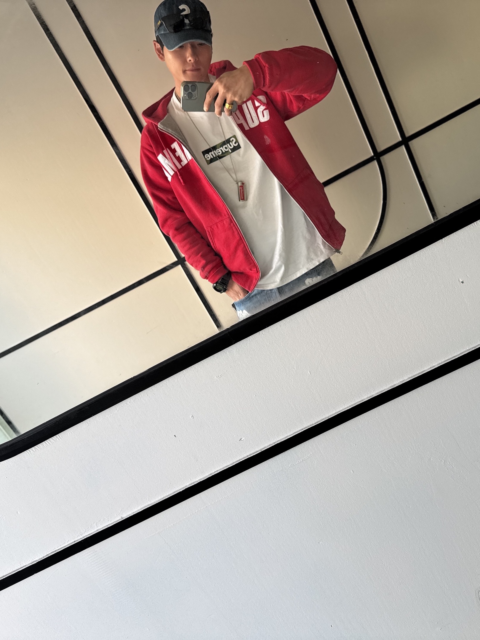 Oakley x Fragment Frogskins Yellow Polished Black Frame Prizm Grey Lenses Low Bridge Fit, Supreme Arc Thermal Lined Zip Up Hooded Sweatshirt Red - 24FW 착용 스타일 - 7