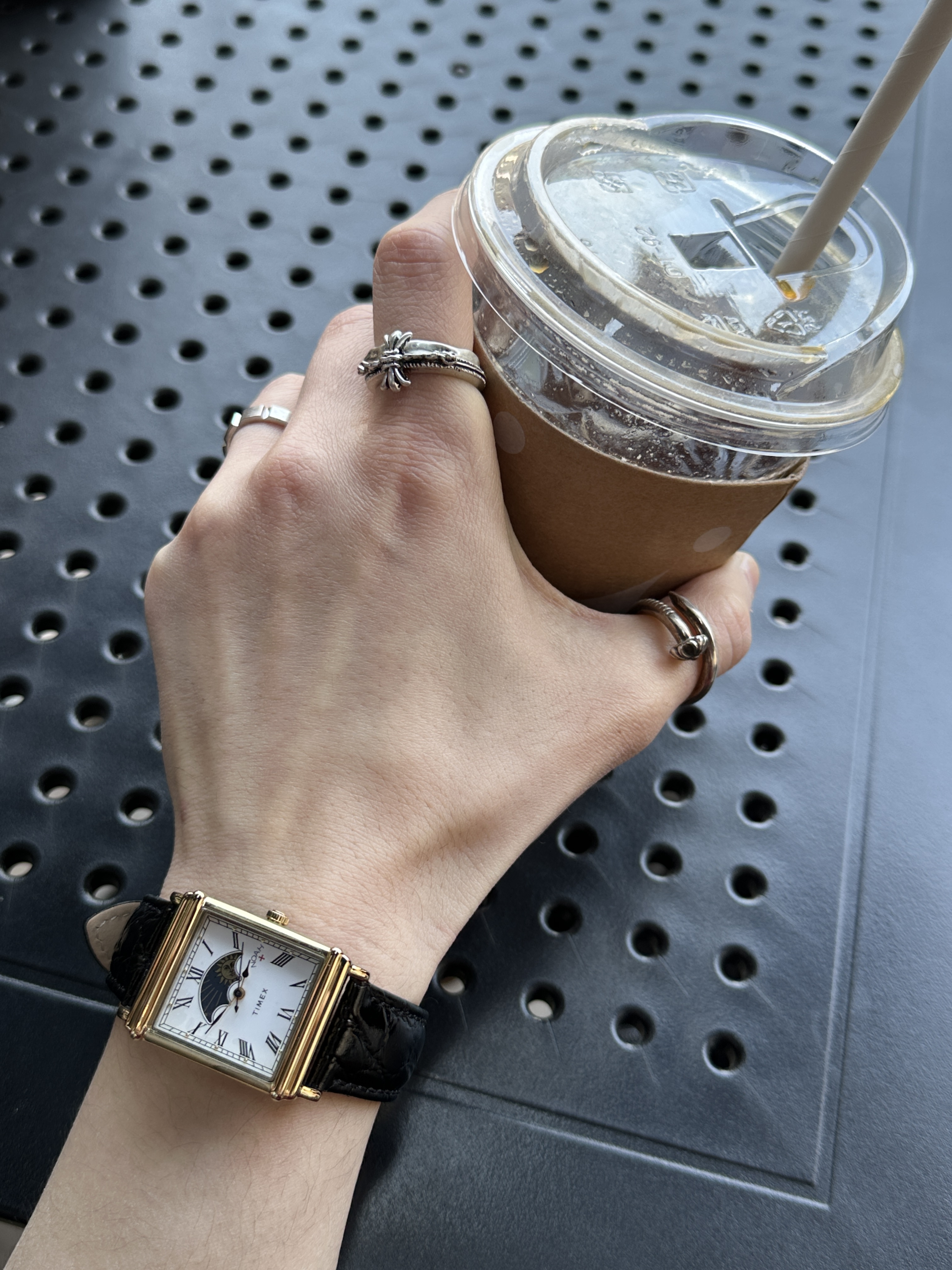 LOSTGARDEN Harbor Burgundy, Timex x Noah Sun and Moon Watch Black Gold 착용 스타일 - 6