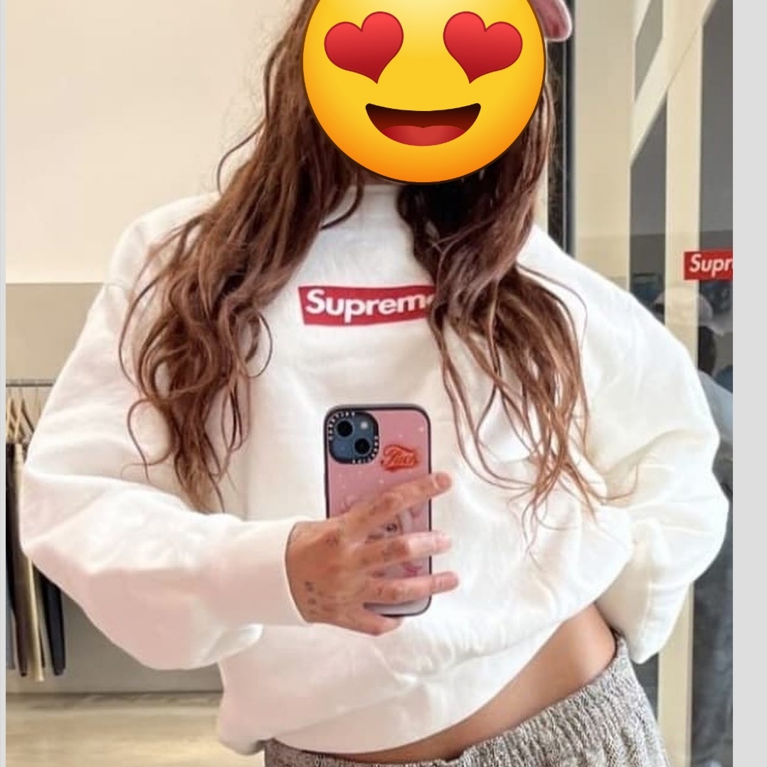 Supreme Washed Box Logo Crewneck White - 25SS 착용 스타일