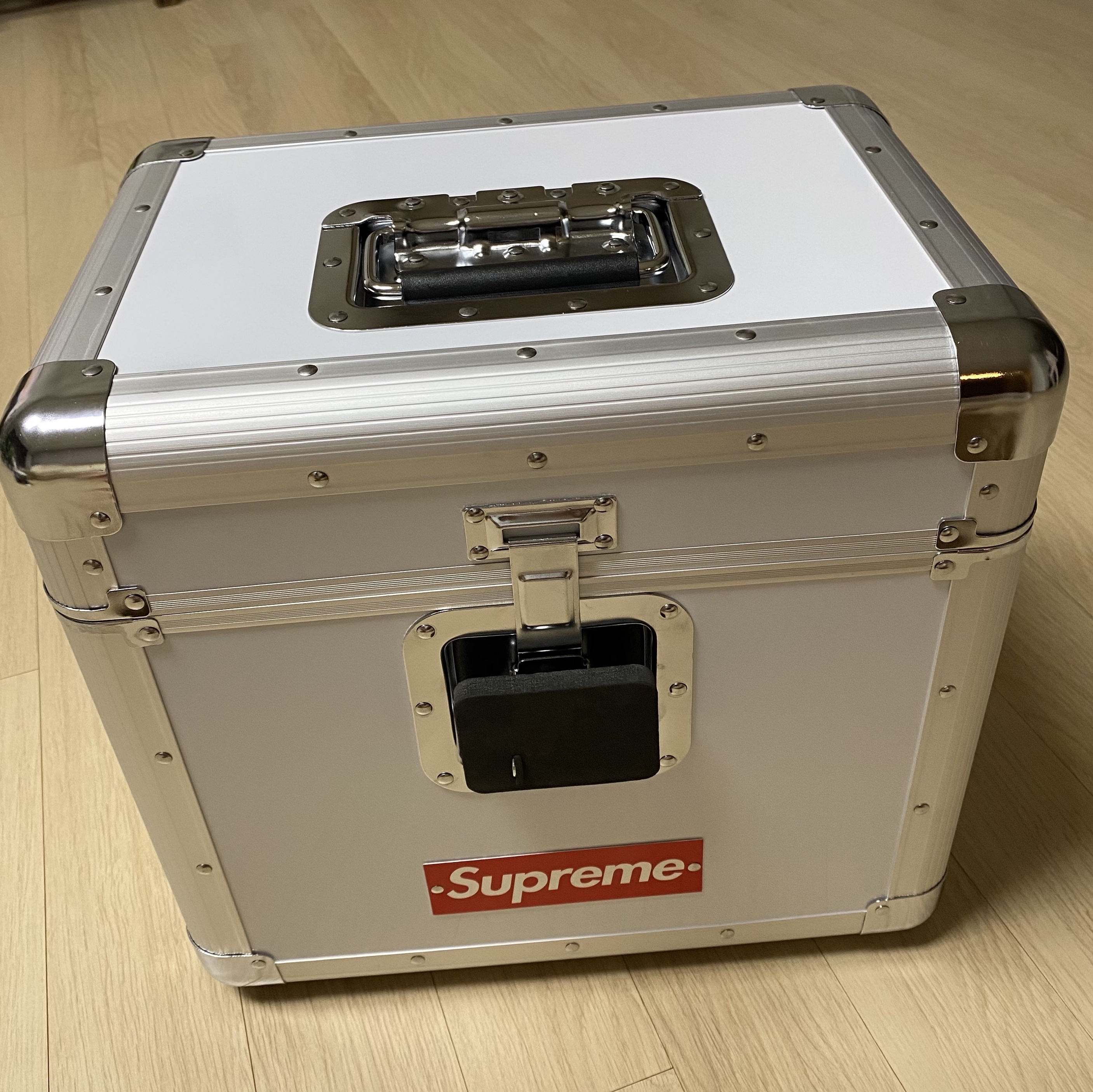 Supreme x Odyssey Record Case White - 25SS 착용 스타일
