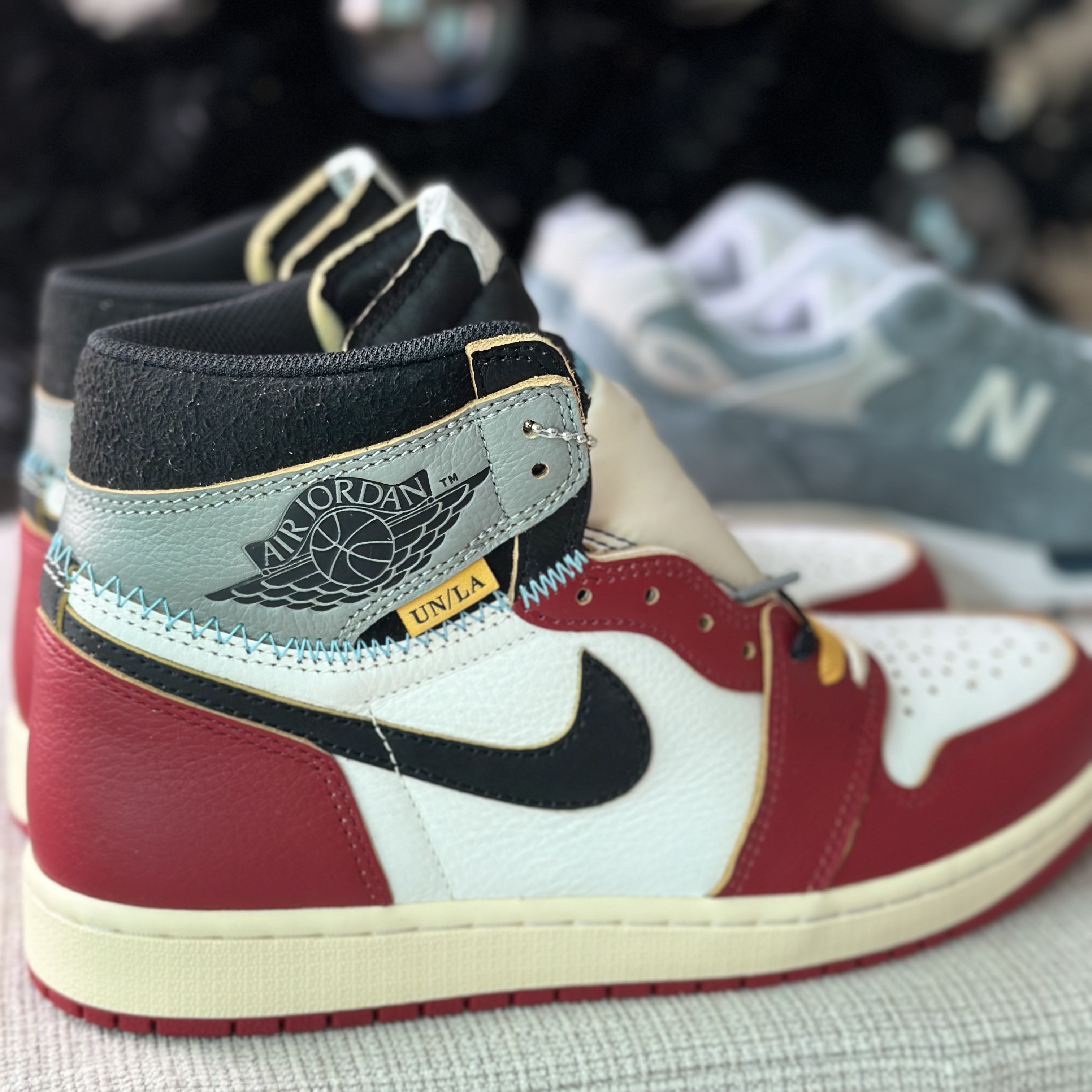 Jordan 1 x Union Retro High OG Chicago Shadow, New Balance x Kith 992 Made in USA Aegean Blue Oyster 착용 스타일 - 1