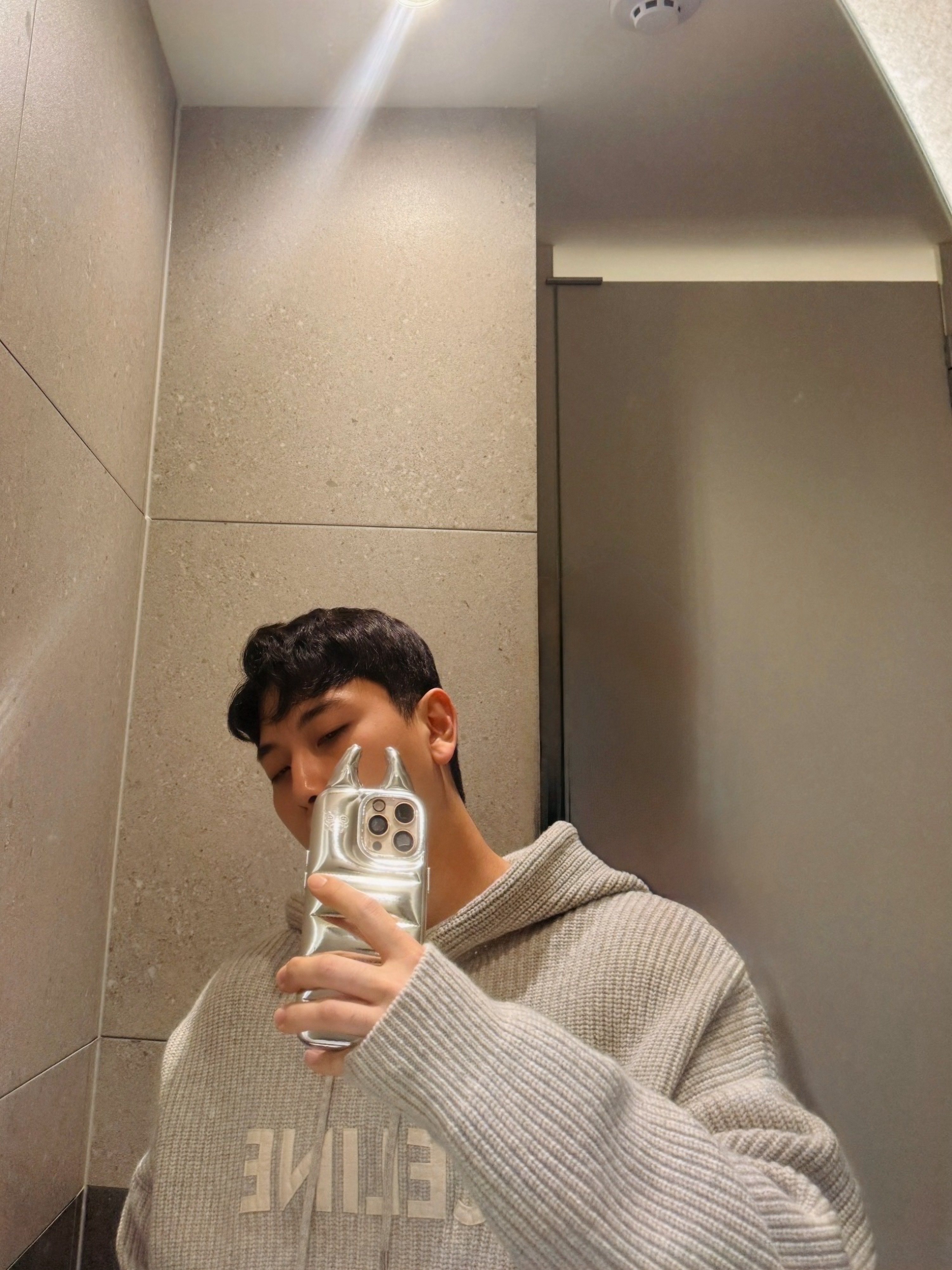 Celine Sweater with Hood in Ribbed Wool Light Grey 착용 스타일 - 1