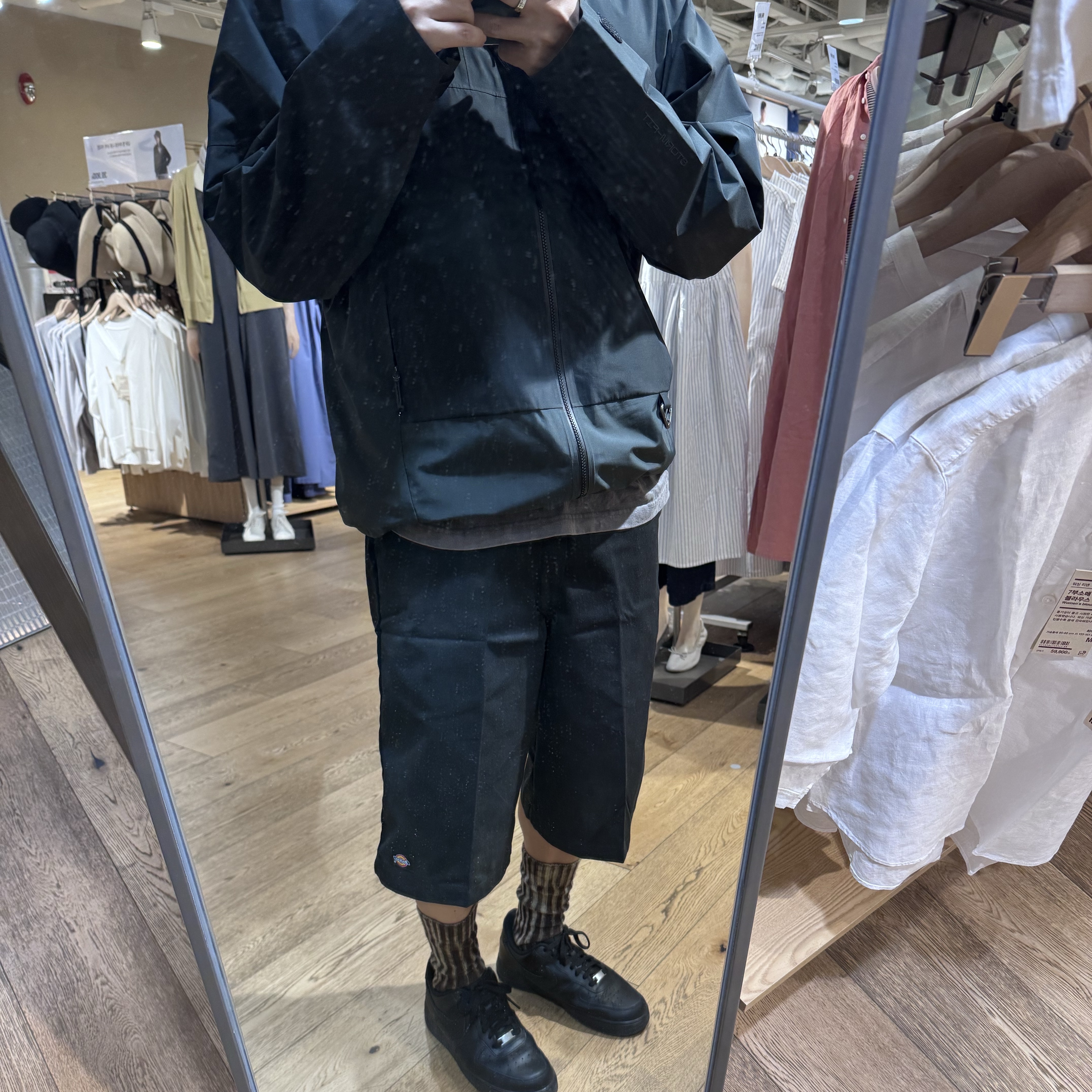 Dickies Loose Fit 13 Inch Flat Front Work Shorts Black, Nike Air Force 1 '07 Low Triple Black 착용 스타일