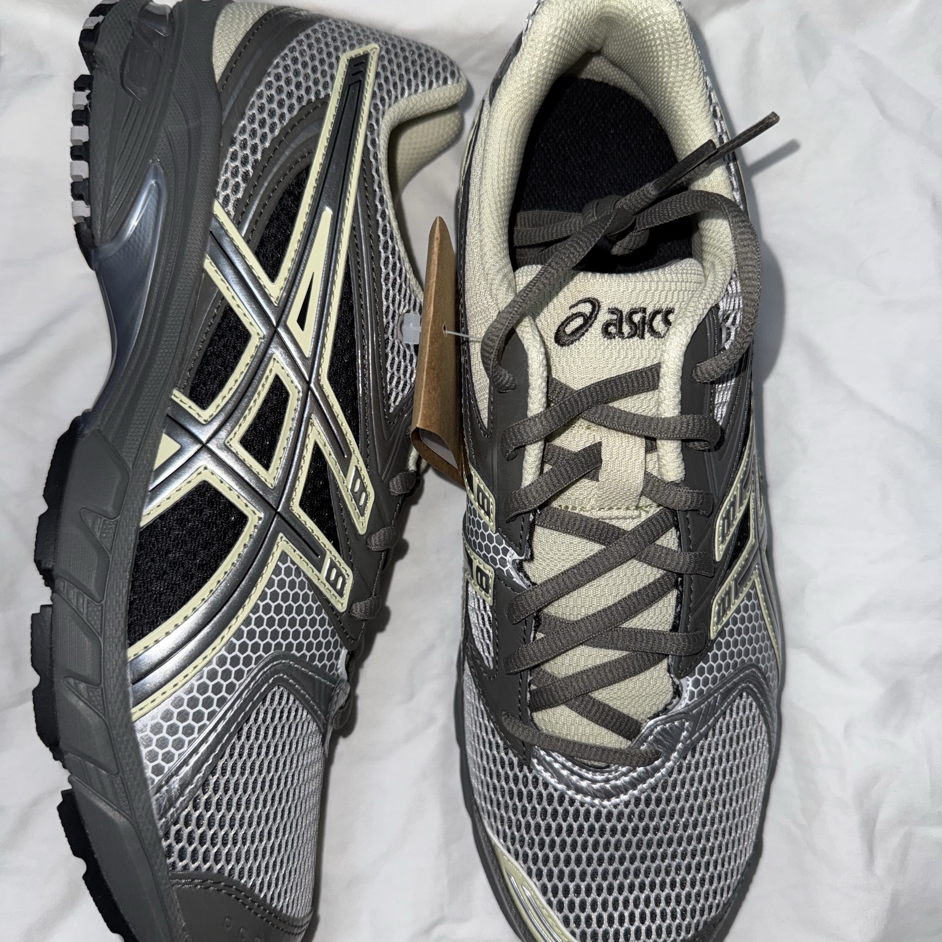 Asics Gel-DS Trainer 14 Truffle Grey Pure Silver, Asics Unlimited Gel-Kayano 14 Carrier Grey Black 착용 스타일 - 2