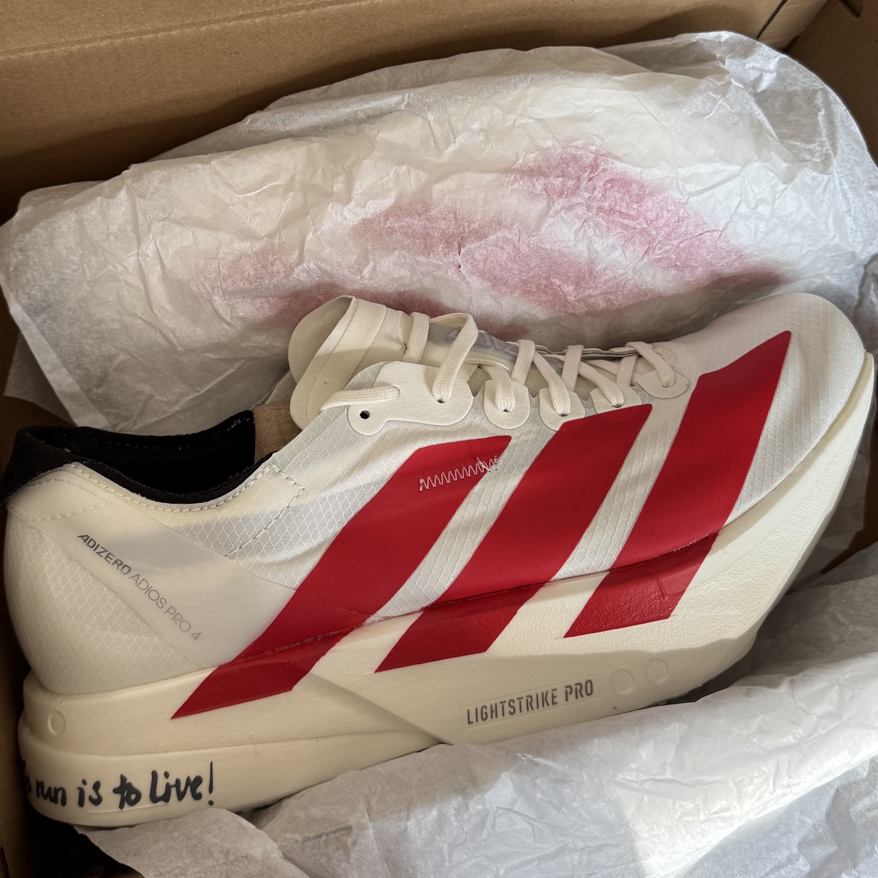 Adidas Adizero Adios Pro 4 Off White Better Scarlet 착용 스타일 - 1