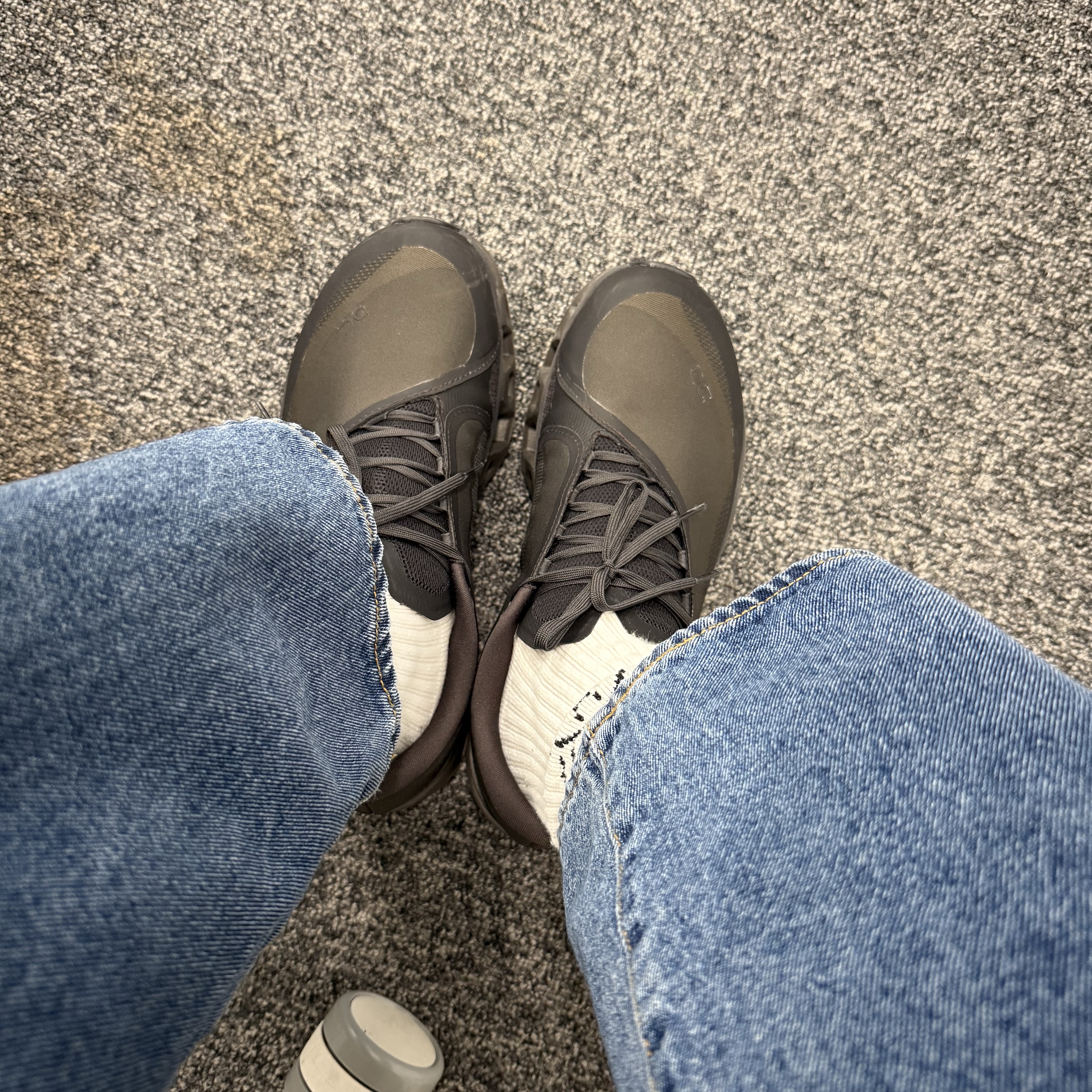 On Running x Post Archive Faction (Paf) Cloudmonster 2 Thorn Brown 착용 스타일