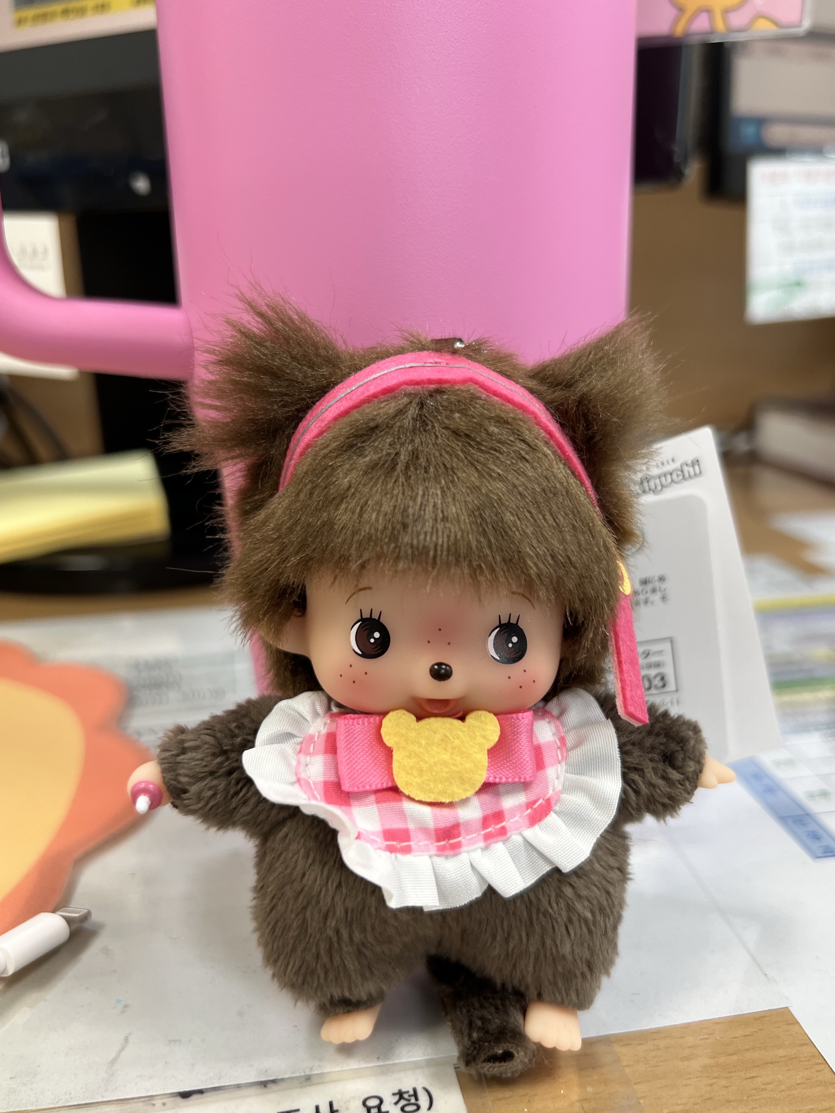 Comme des Garcons Round No.3 Aoyama Bag Black, Monchhichi Idol SS Bebichhichi Key Chain Pink 착용 스타일 - 2