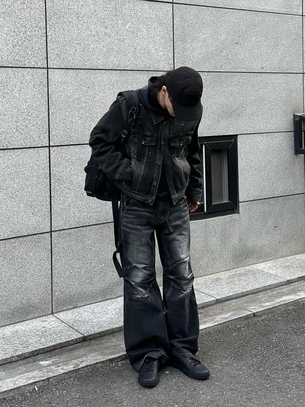 BLR Double Yoke Biker Washing Denim Pants Black (RENEW.) 착용 스타일 - 2
