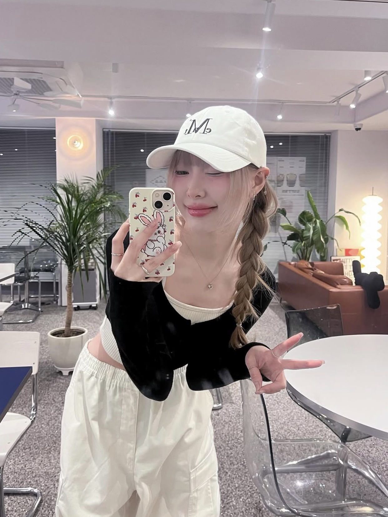MUCENT Signature Ballcap Cream 착용 스타일 - 8