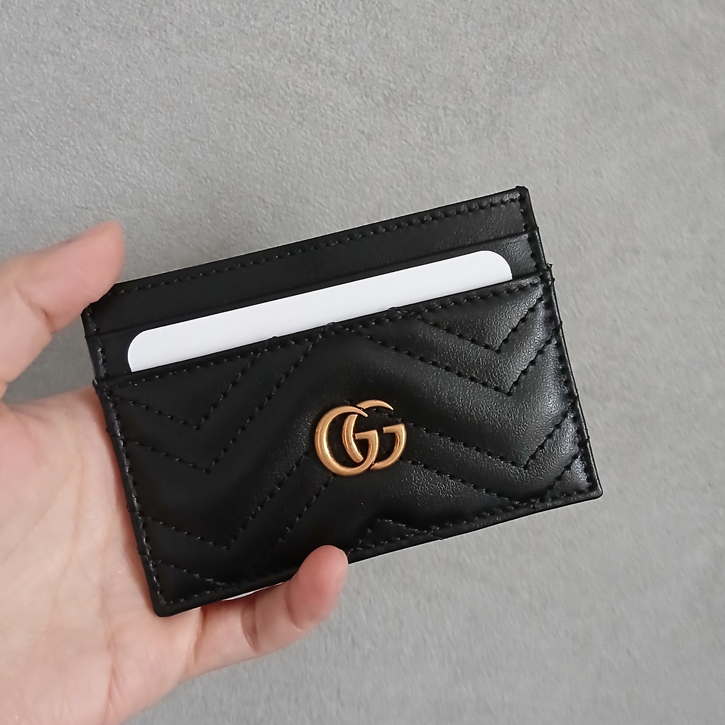 Gucci GG Marmont Card Case Black 착용 스타일 - 1