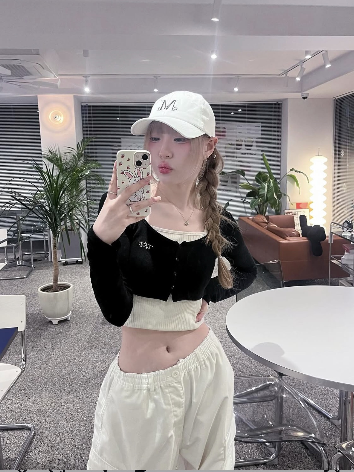 MUCENT Signature Ballcap Cream 착용 스타일 - 7