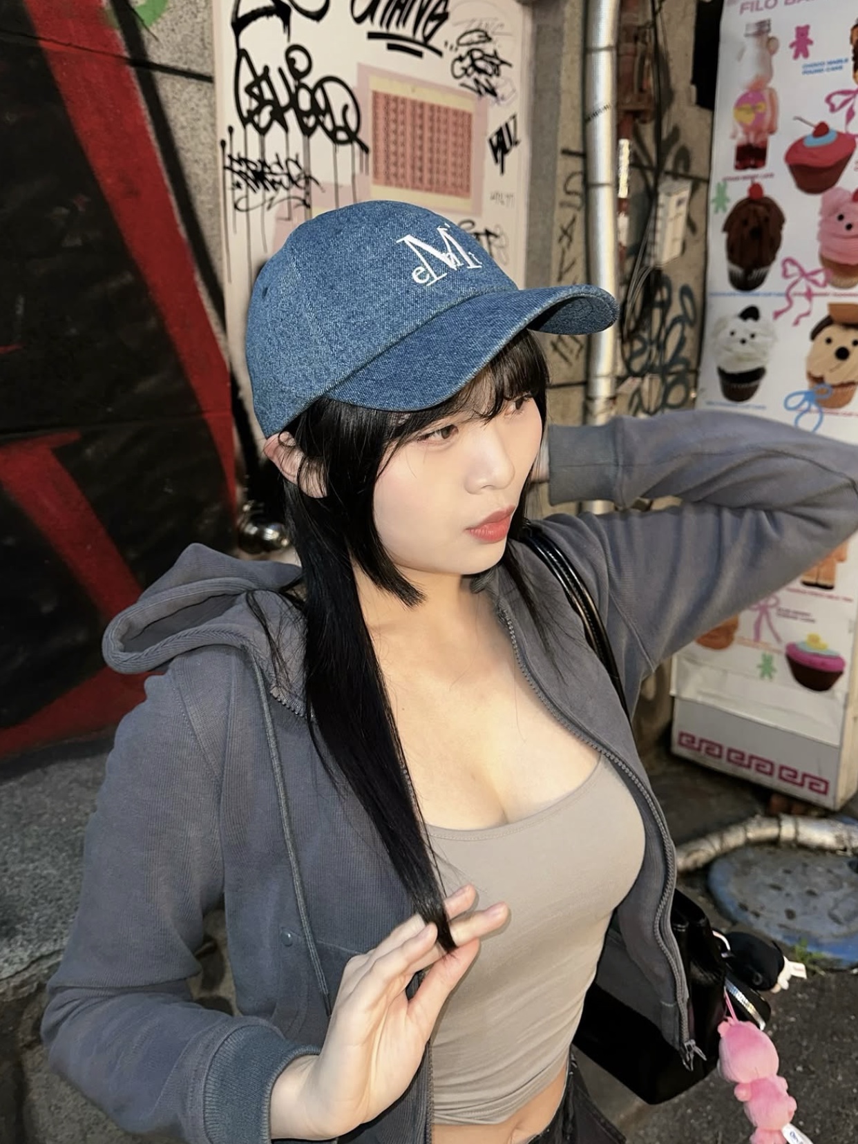 MUCENT Signature Ball Cap Stone Washing Denim 착용 스타일 - 3