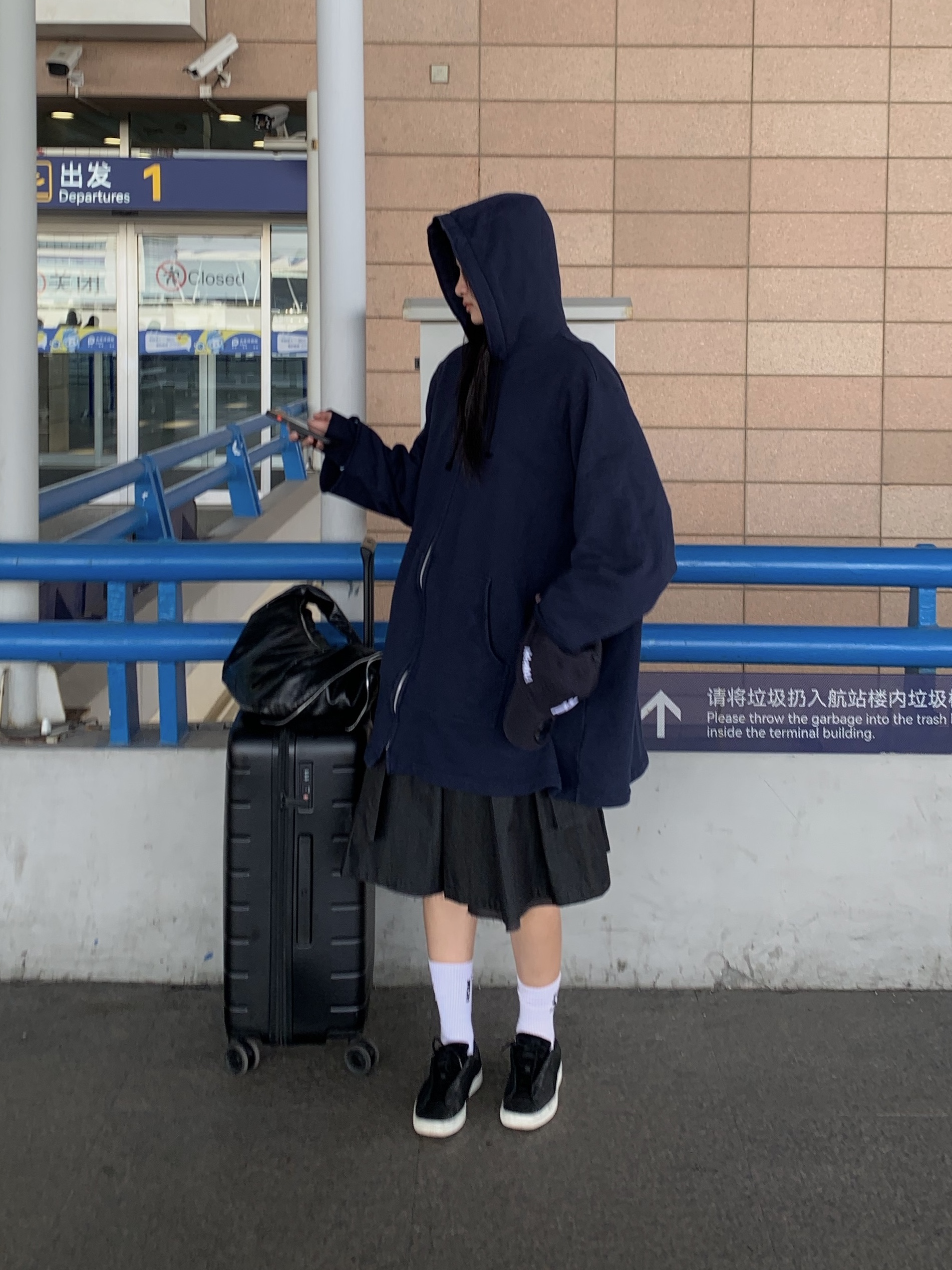 WET TAG Slanted Pocket Belted Pleats Skirt, Homme Girls Original Tube Socks 3-Pair White 착용 스타일 - 1
