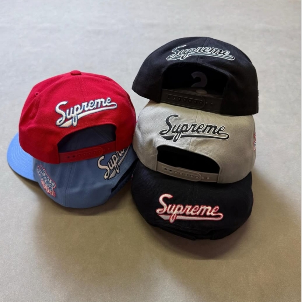 Supreme World Famous S Logo 6-Panel Navy - 25SS, Supreme World Famous S Logo 6-Panel Black 착용 스타일 - 3