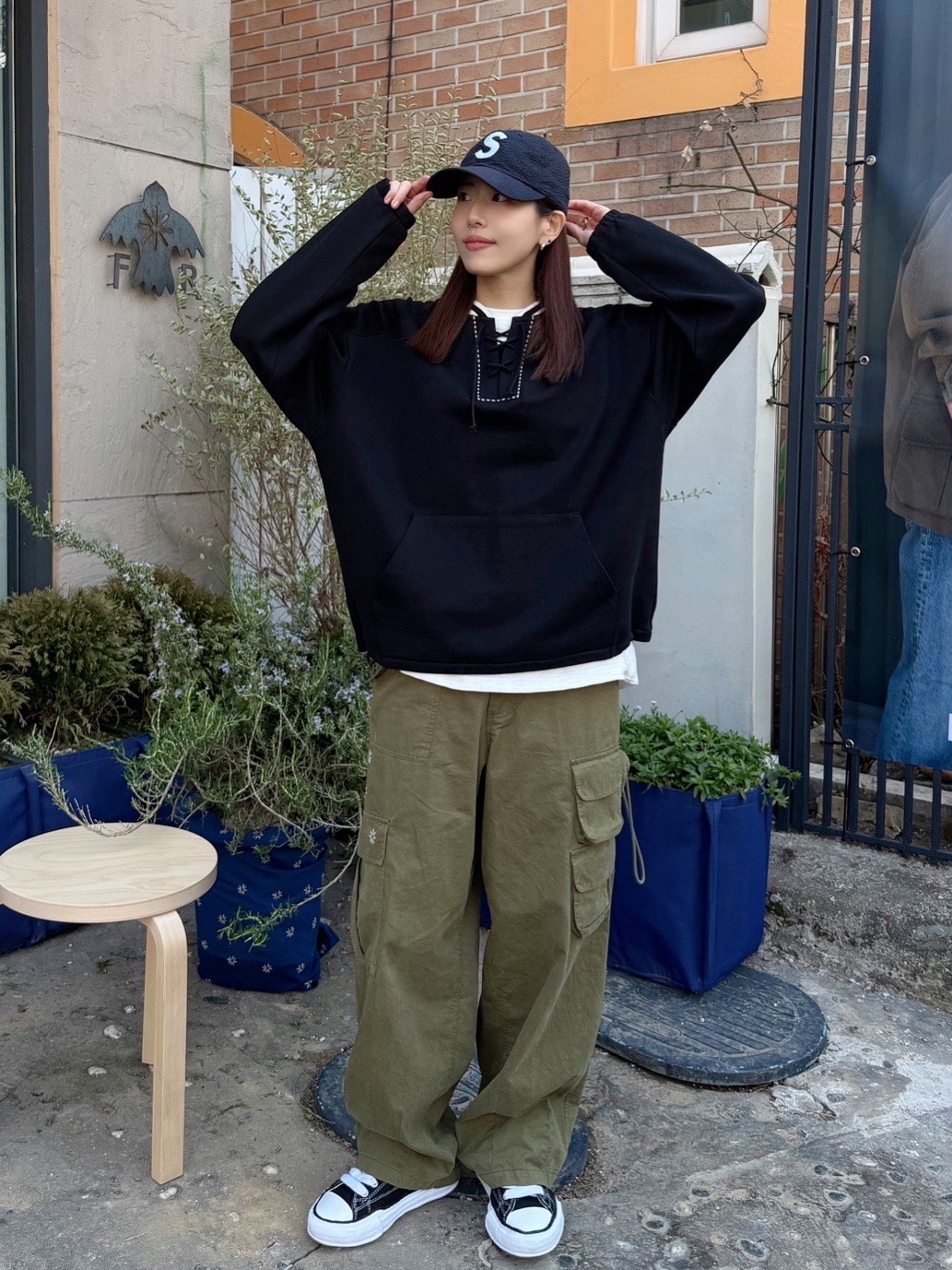 Supreme Seersucker S Logo 6-Panel Black - 24SS, Fritur Rugby Graphic Sweatshirt Black_F251MT01 착용 스타일 - 3