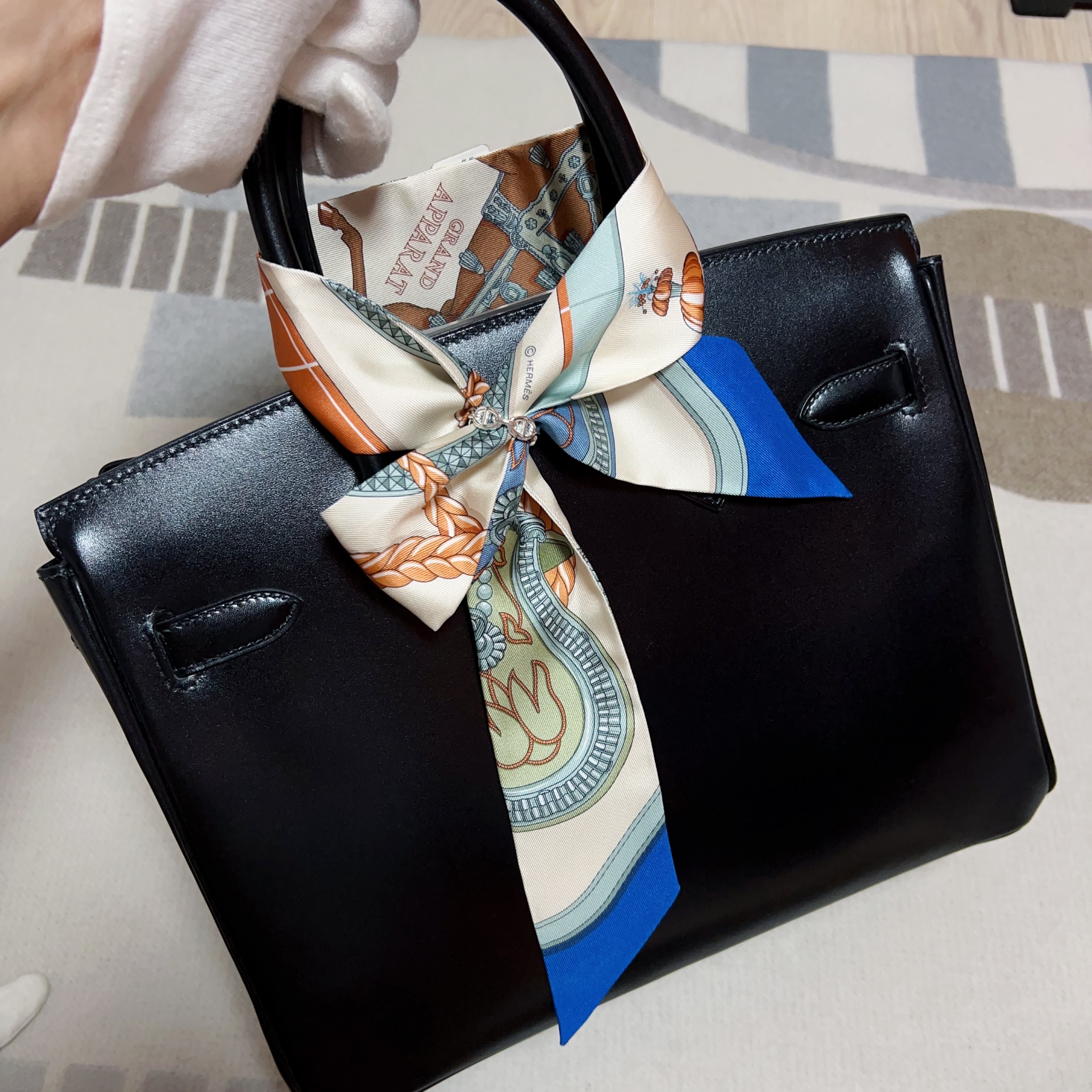 (W) Hermes Grand Apparat Twilly Creme Bleu Terracotta, (W) Hermes Small Chaine D'Ancre Enchainee Ring Sterling Silver 착용 스타일 - 2
