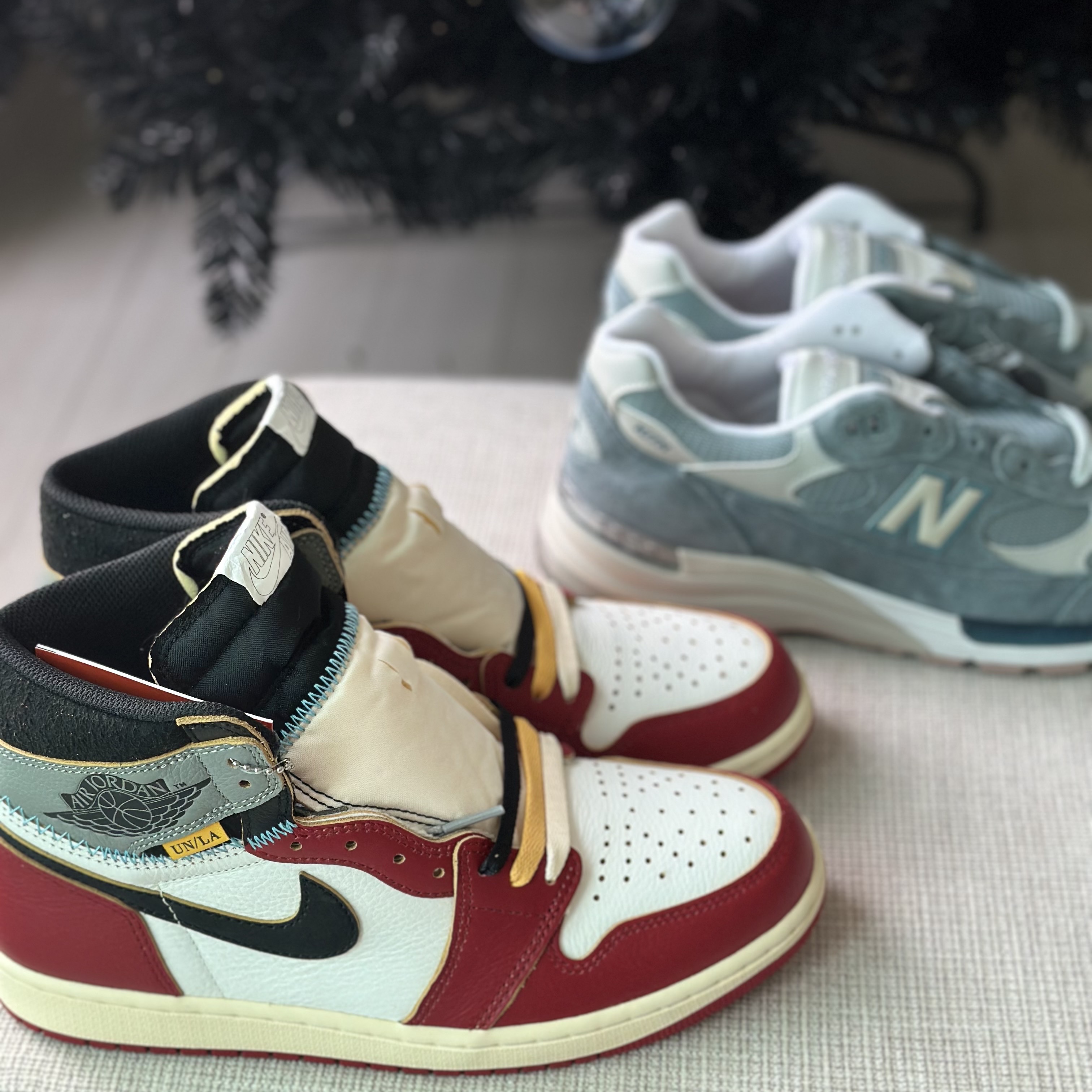 Jordan 1 x Union Retro High OG Chicago Shadow, New Balance x Kith 992 Made in USA Aegean Blue Oyster 착용 스타일 - 2