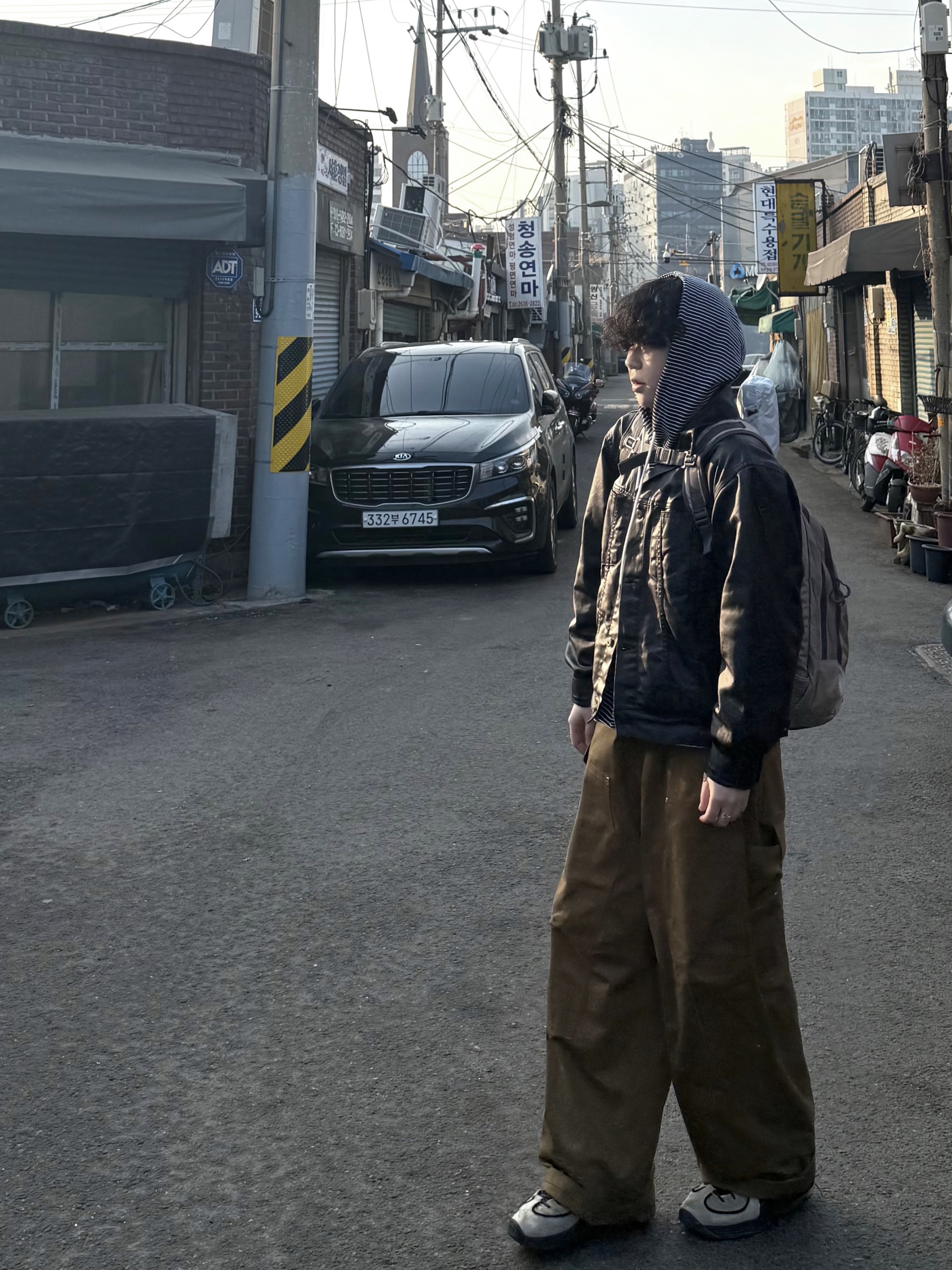 Nike x Stussy Air Penny II Rattan and Limestone, Mischief Rhombus Mountain Backpack Khaki 착용 스타일