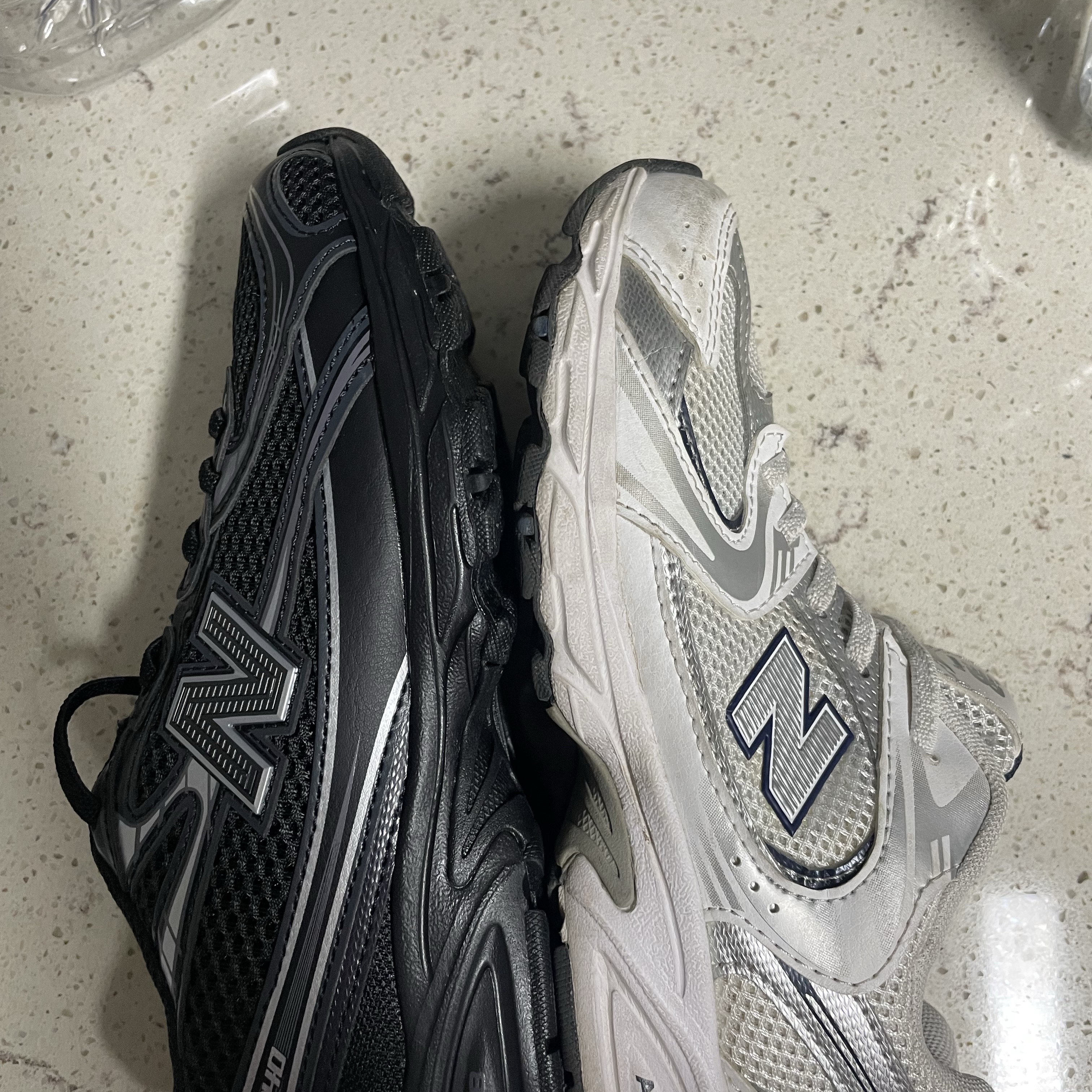 (PS) New Balance 740 Black - Wide, New Balance 530 White 착용 스타일 - 1