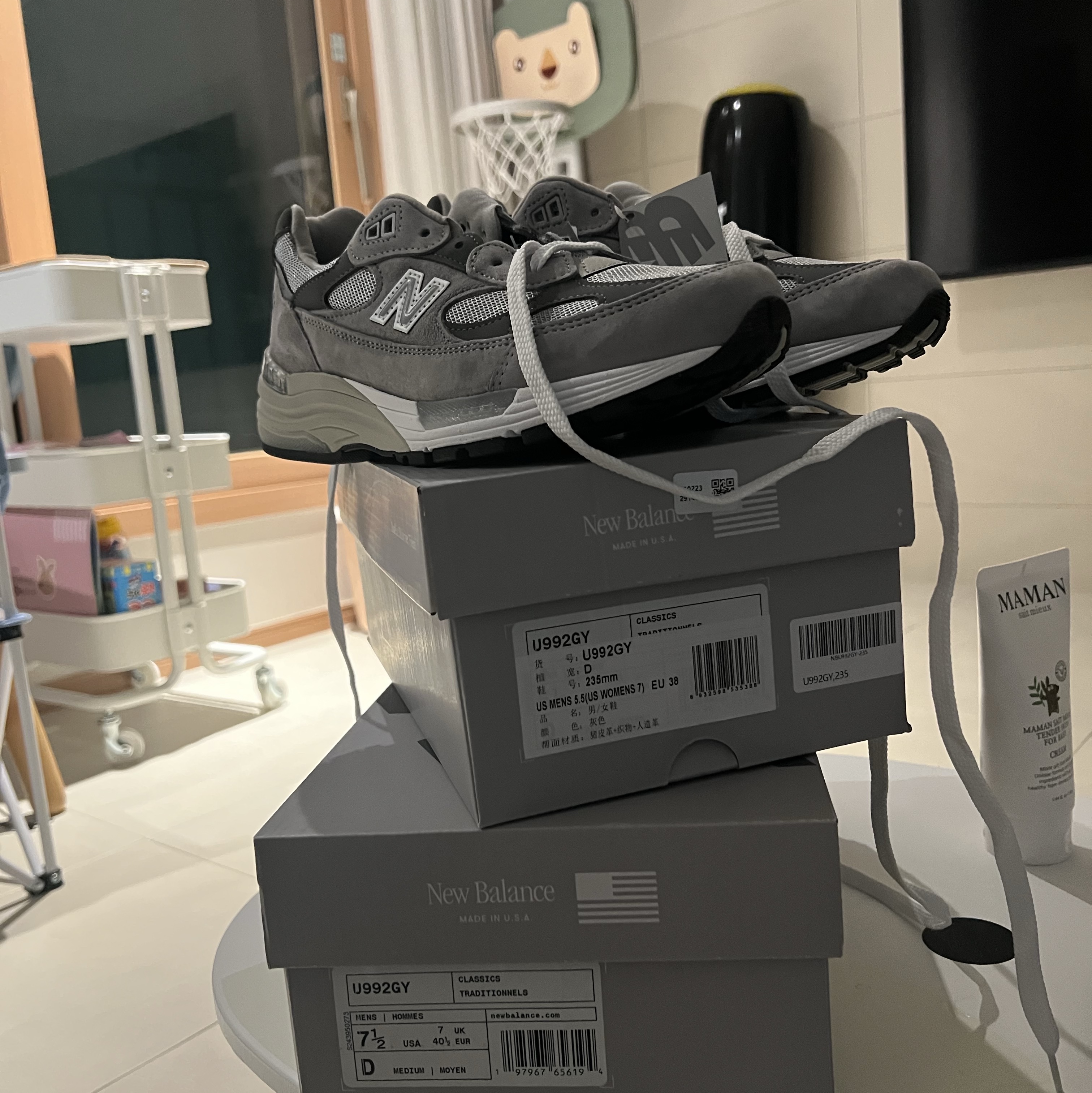 New Balance 992 Made in USA Core Grey Silver Metallic 착용 스타일