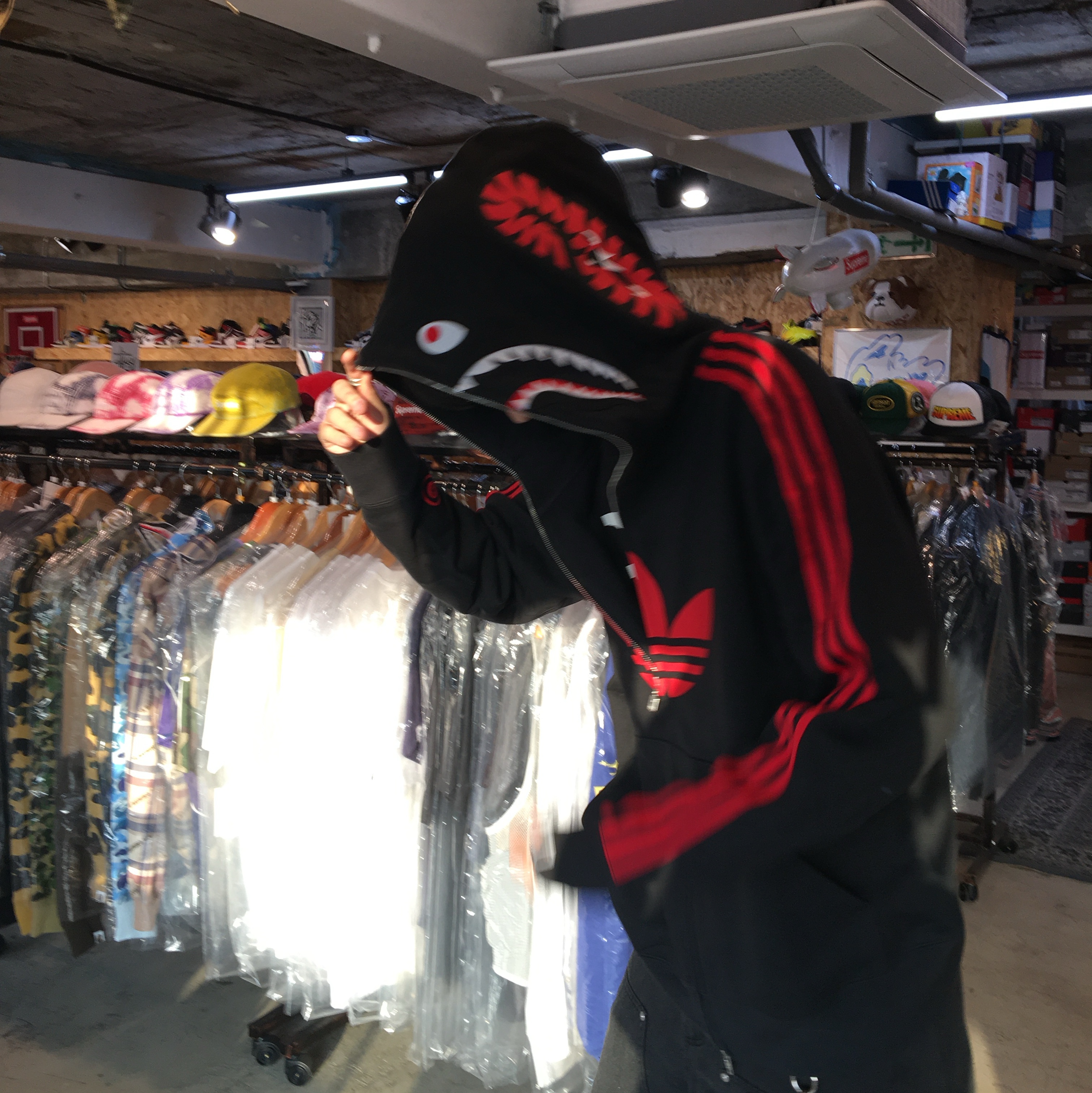 Adidas x BAPE Ultimate Shark Hoodie Black - US Sizing, Supreme Hanes Bones Thermal Crew Black (1 Pack) 착용 스타일 - 2
