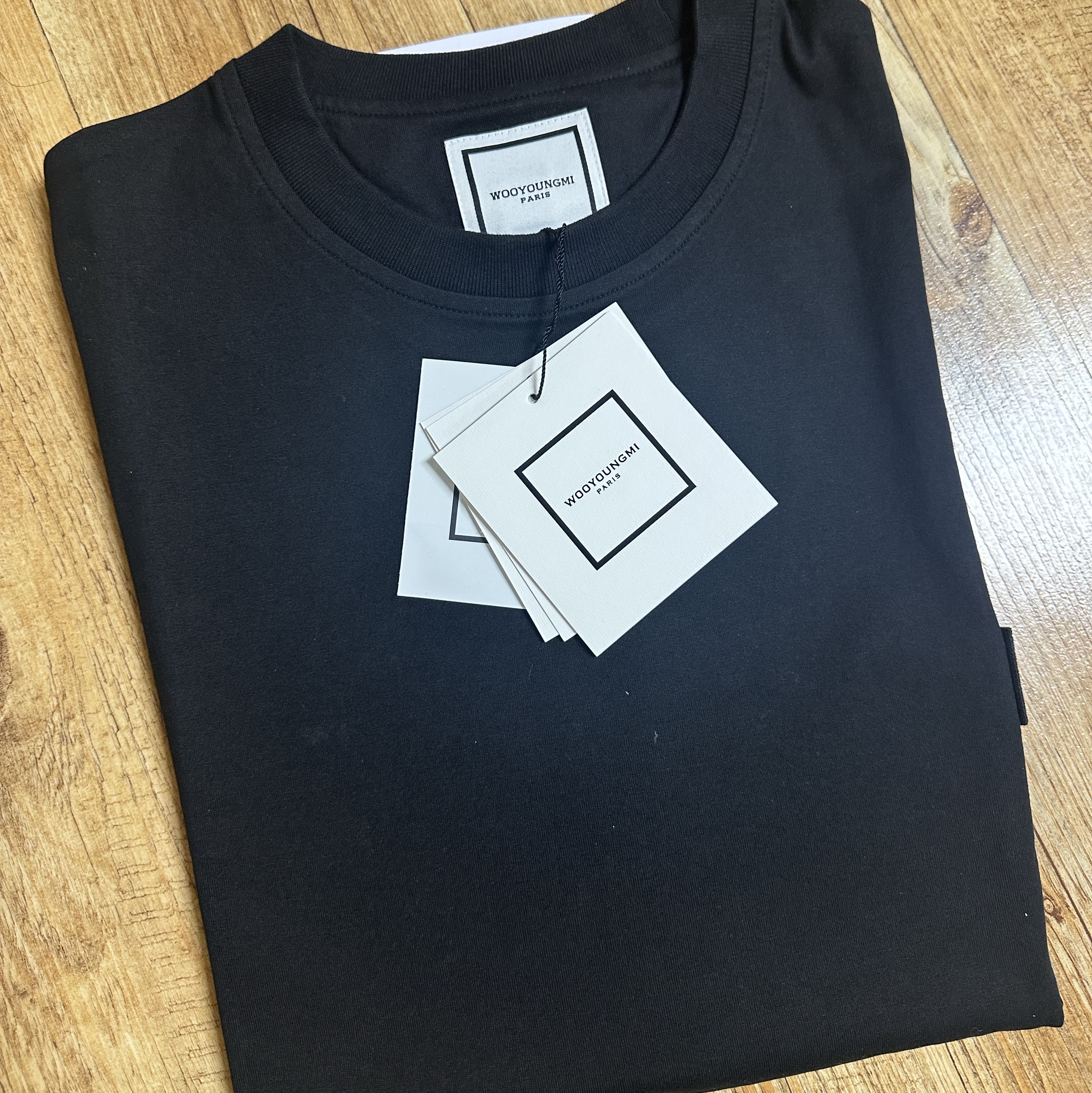 Wooyoungmi Luminous Jellyfish Back Logo T-Shirt Black - 24SS 착용 스타일 - 1