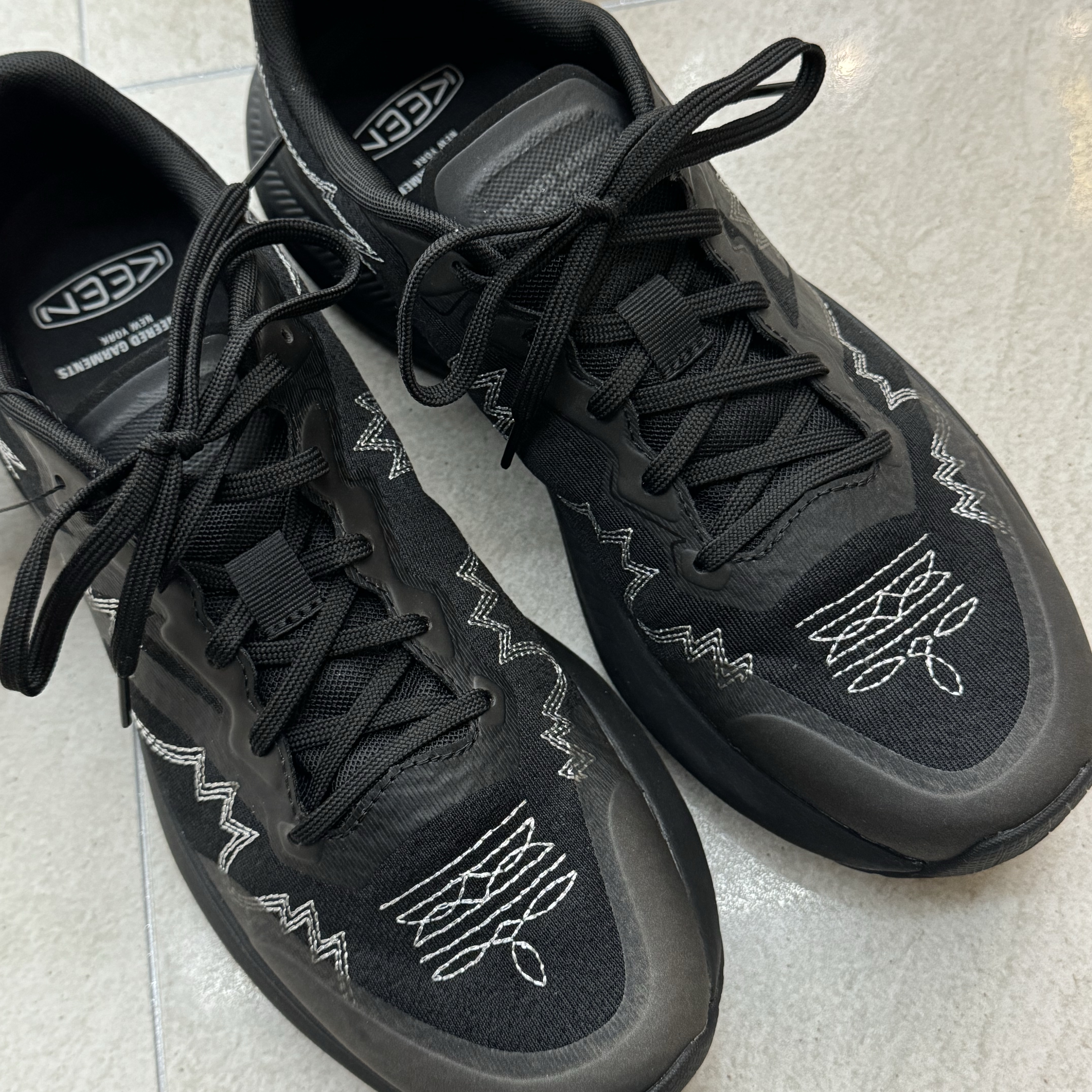 Keen x Engineered Garments WK500 Black 착용 스타일 - 1
