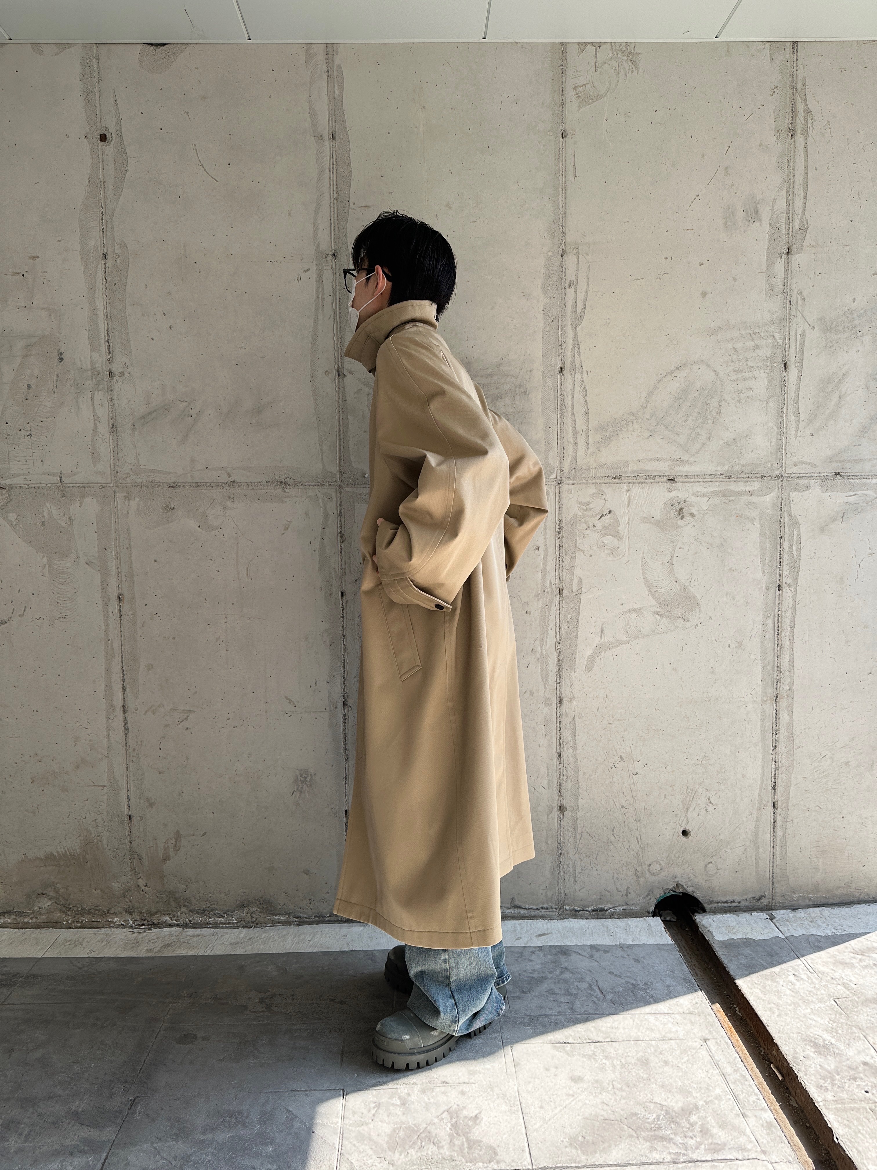 발렌시아가 컴뱃 스트라이크 20mm 부츠 카키 착용 스타일 - 3