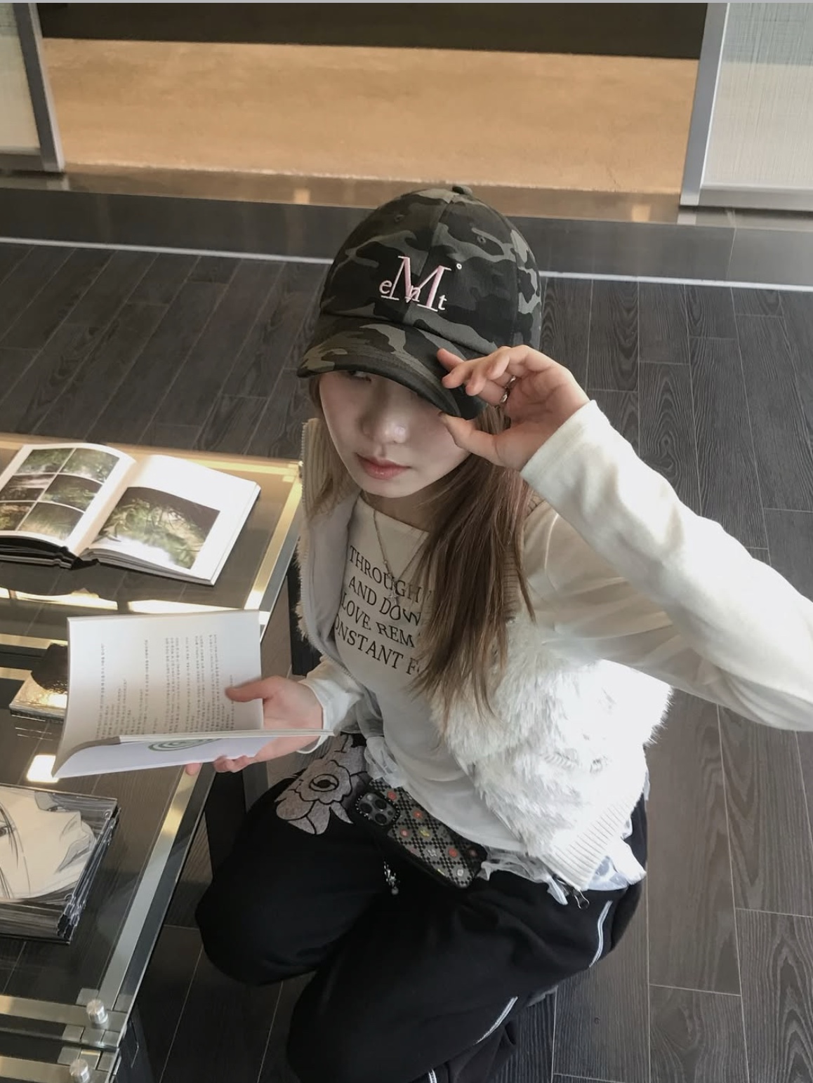 Mucent Signature Camo Ballcap Khaki-Baby Pink 착용 스타일 - 5