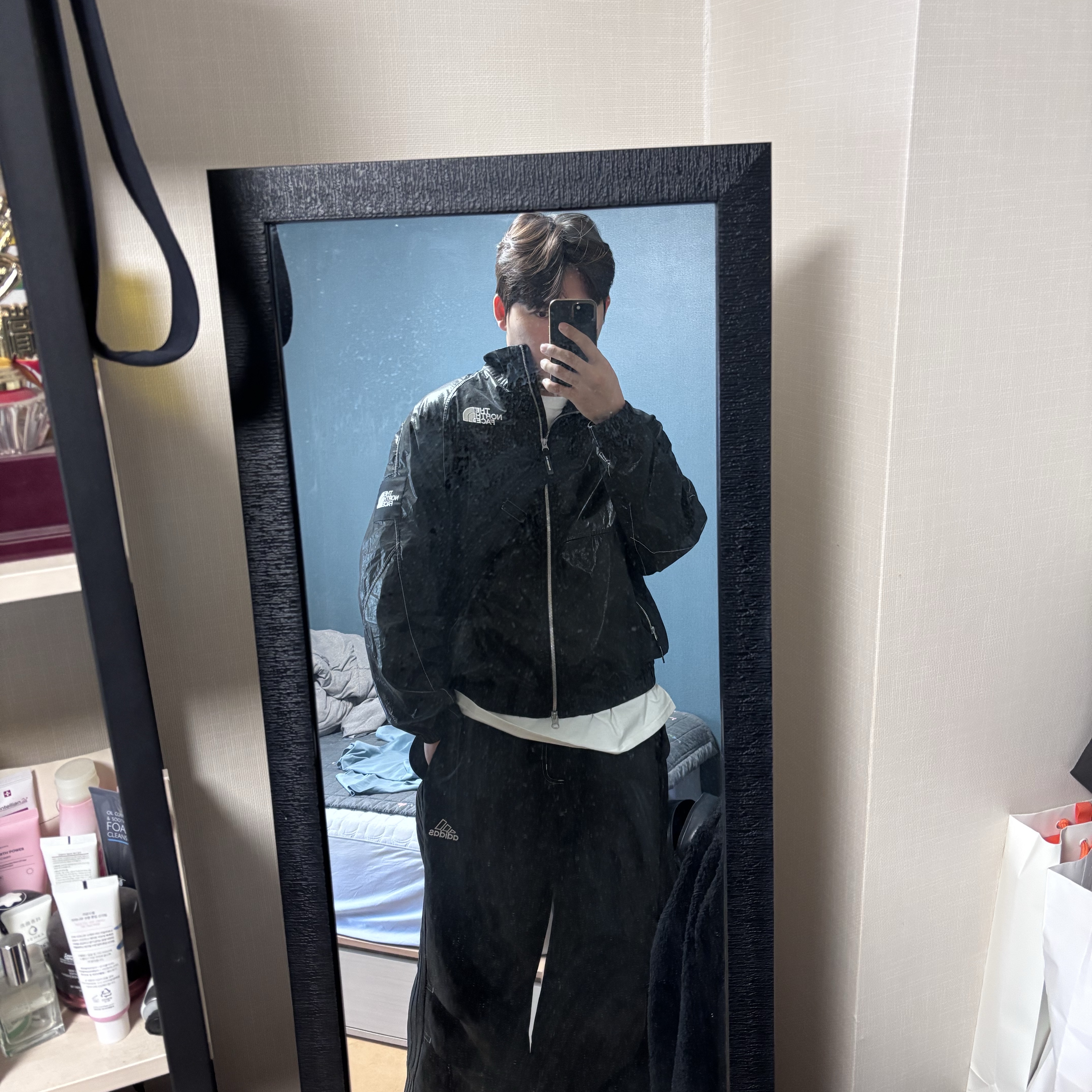 The North Face White Label Novelty Olema Jacket Black, Stussy Basic Stussy T-Shirt White 2024, 2025 착용 스타일