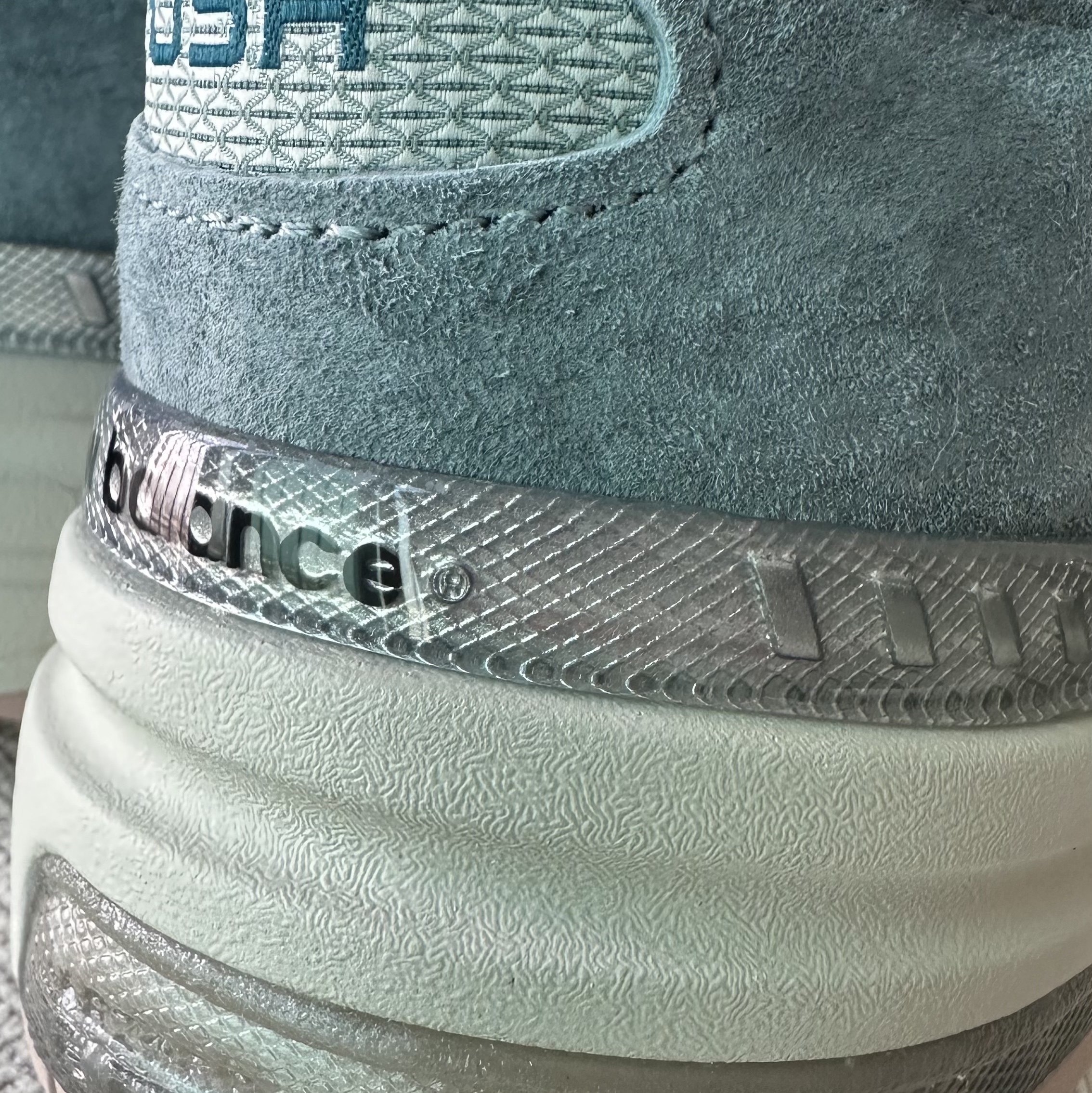 New Balance x Kith 992 Made in USA Aegean Blue Oyster 착용 스타일 - 5