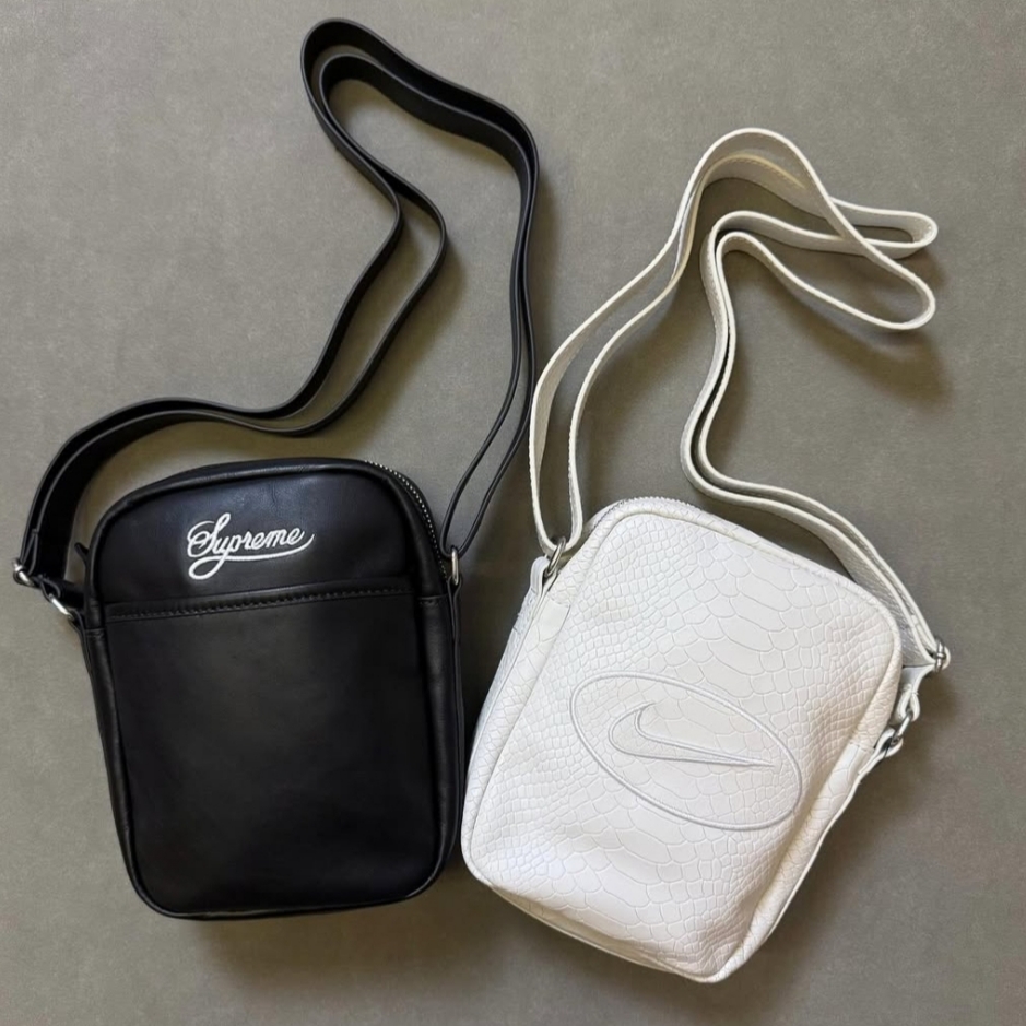 Supreme x Nike Leather Shoulder Bag Black - 25SS, Supreme x Nike Leather Shoulder Bag Snakeskin - 25SS 착용 스타일 - 1