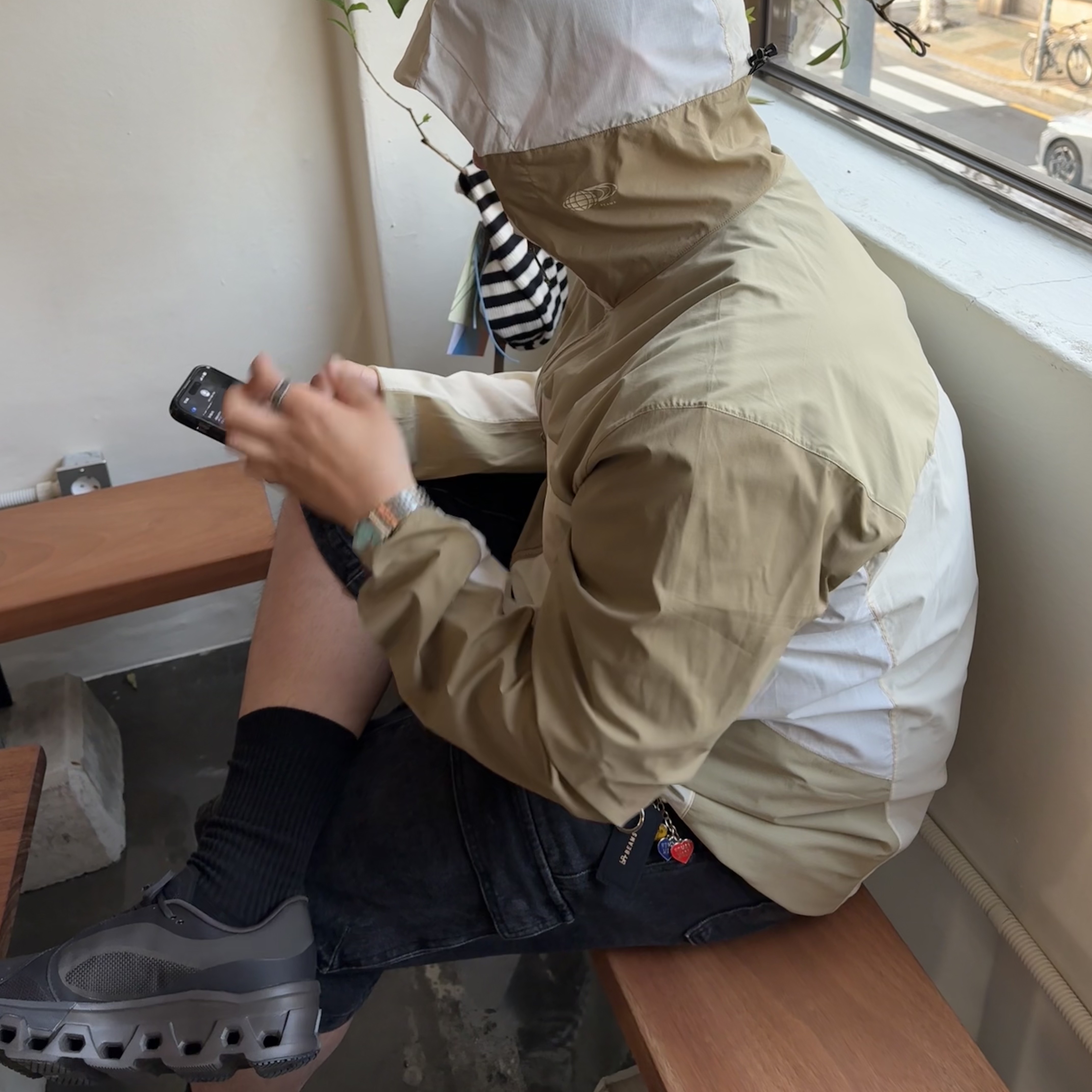On Running x Post Archive Faction (Paf) Cloudmonster 2 Thorn Brown, Arc'teryx x Beams Squamish Hoody Nagomi 착용 스타일 - 1