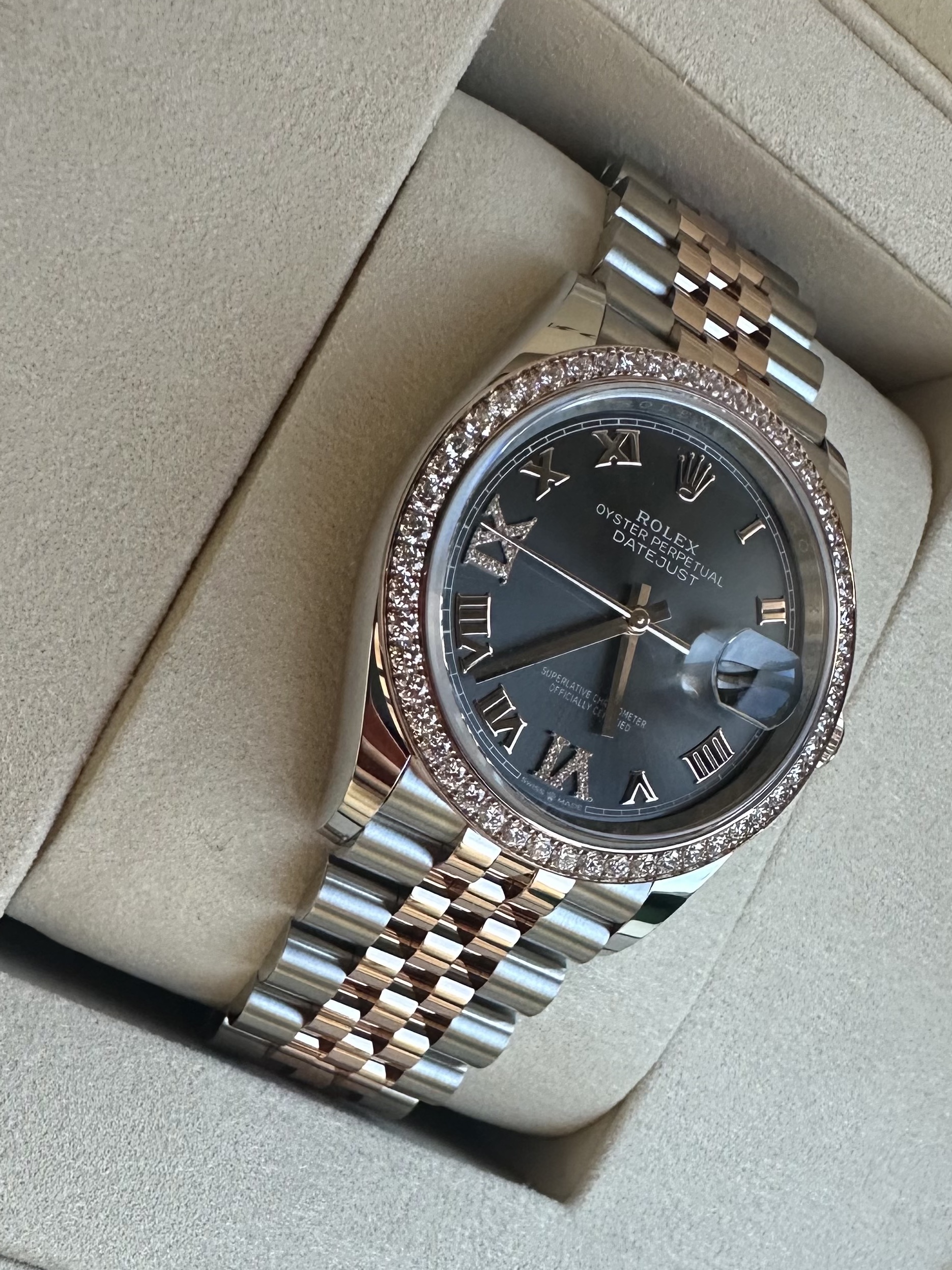 Rolex Lady-Datejust 28mm 279178 Champagne Diamond-Set President, Rolex Datejust 36mm 126233 Bright Black Diamond-Set Jubilee 착용 스타일 - 2