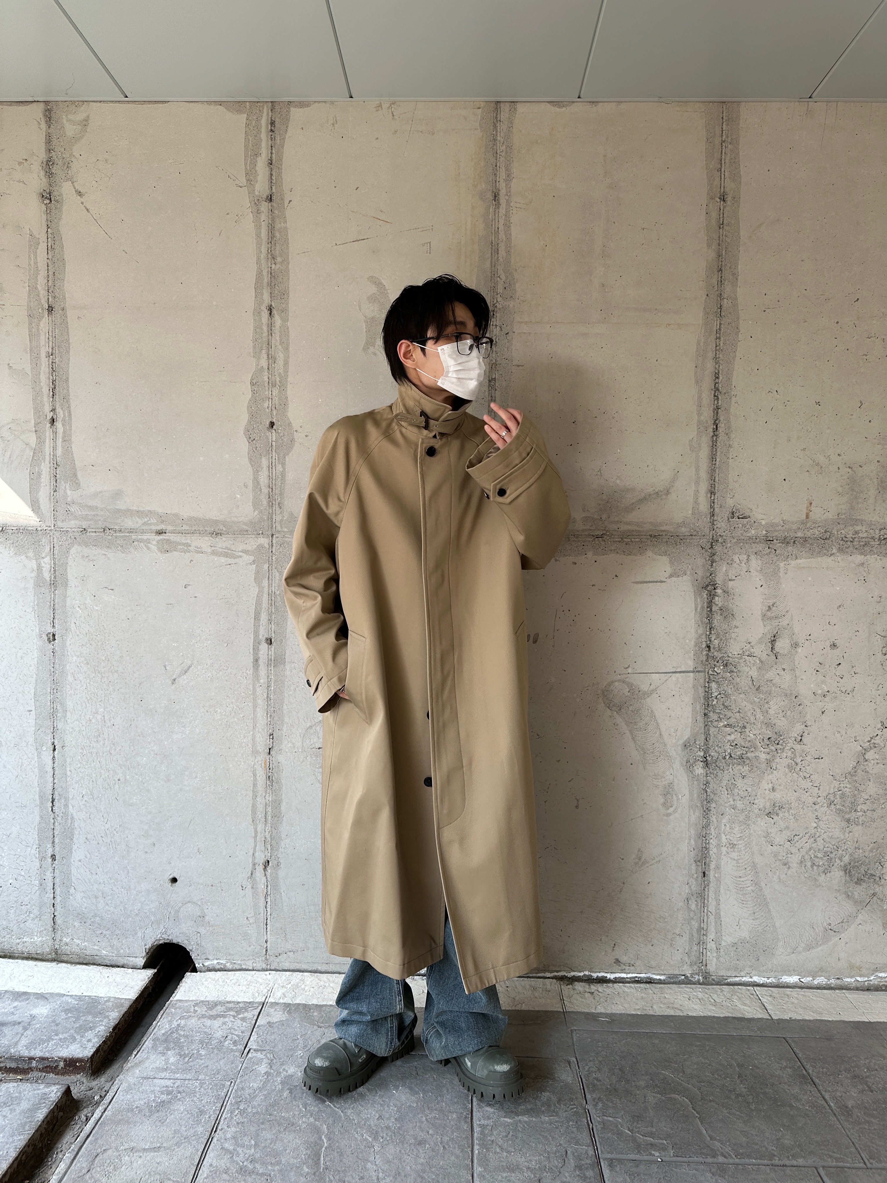 발렌시아가 컴뱃 스트라이크 20mm 부츠 카키 착용 스타일 - 2