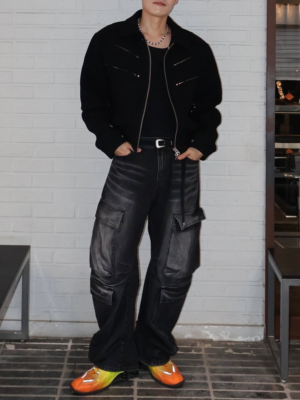 BLR Curved Quad Cargo Washing Denim Pants Black 착용 스타일 - 1