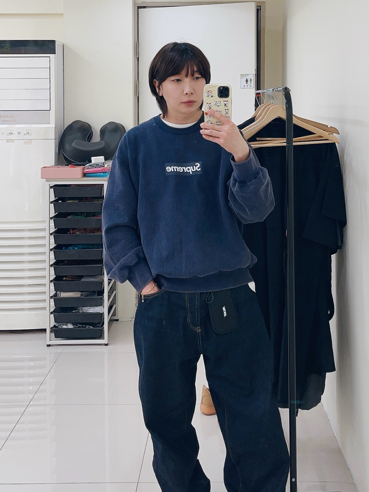 Supreme Washed Box Logo Crewneck Navy - 25SS, Palace Cordura RS Coin Wallet Black Graphite - 24FW 착용 스타일
