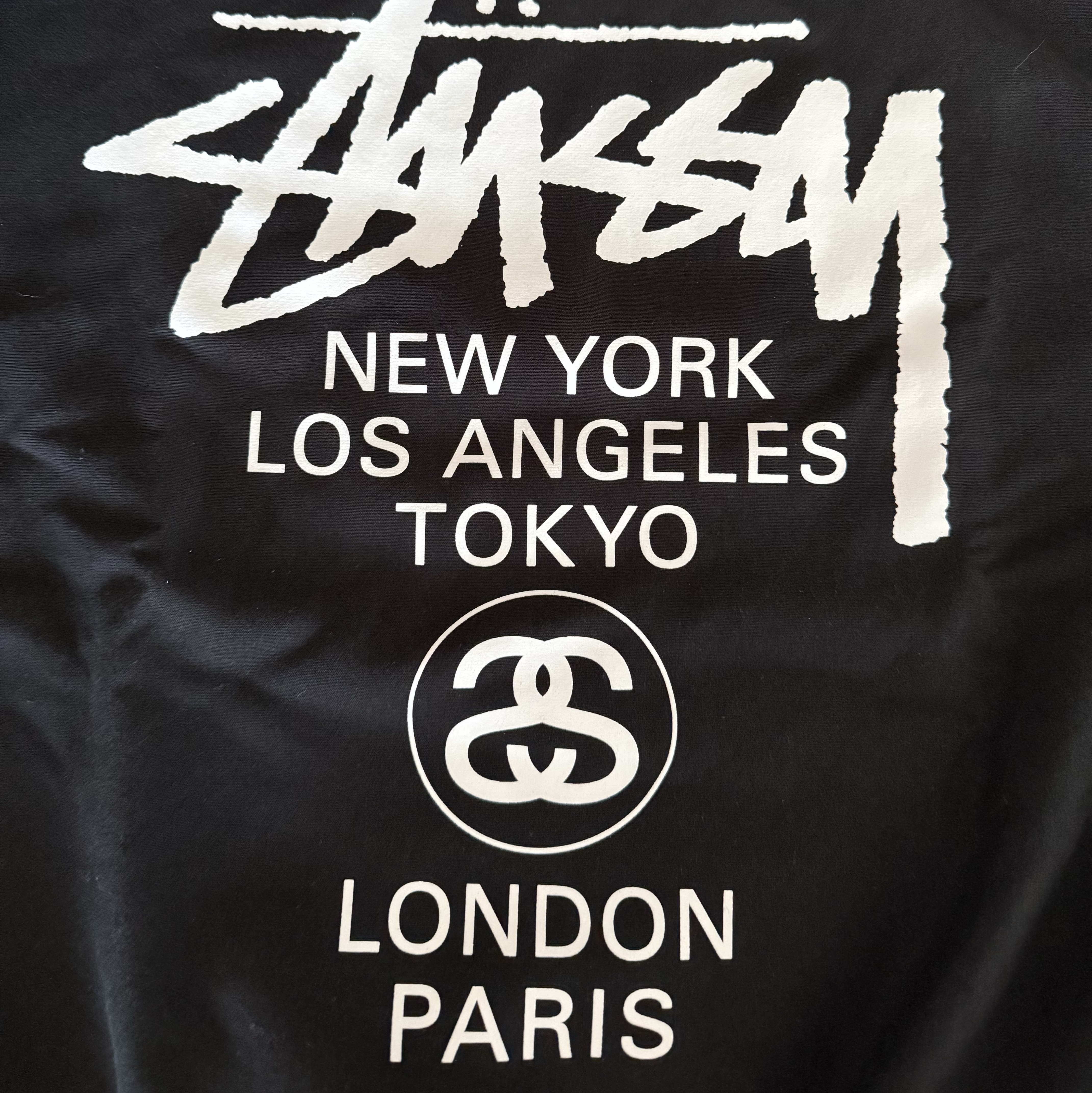 Stussy World Tour Crew Black 2023 착용 스타일
