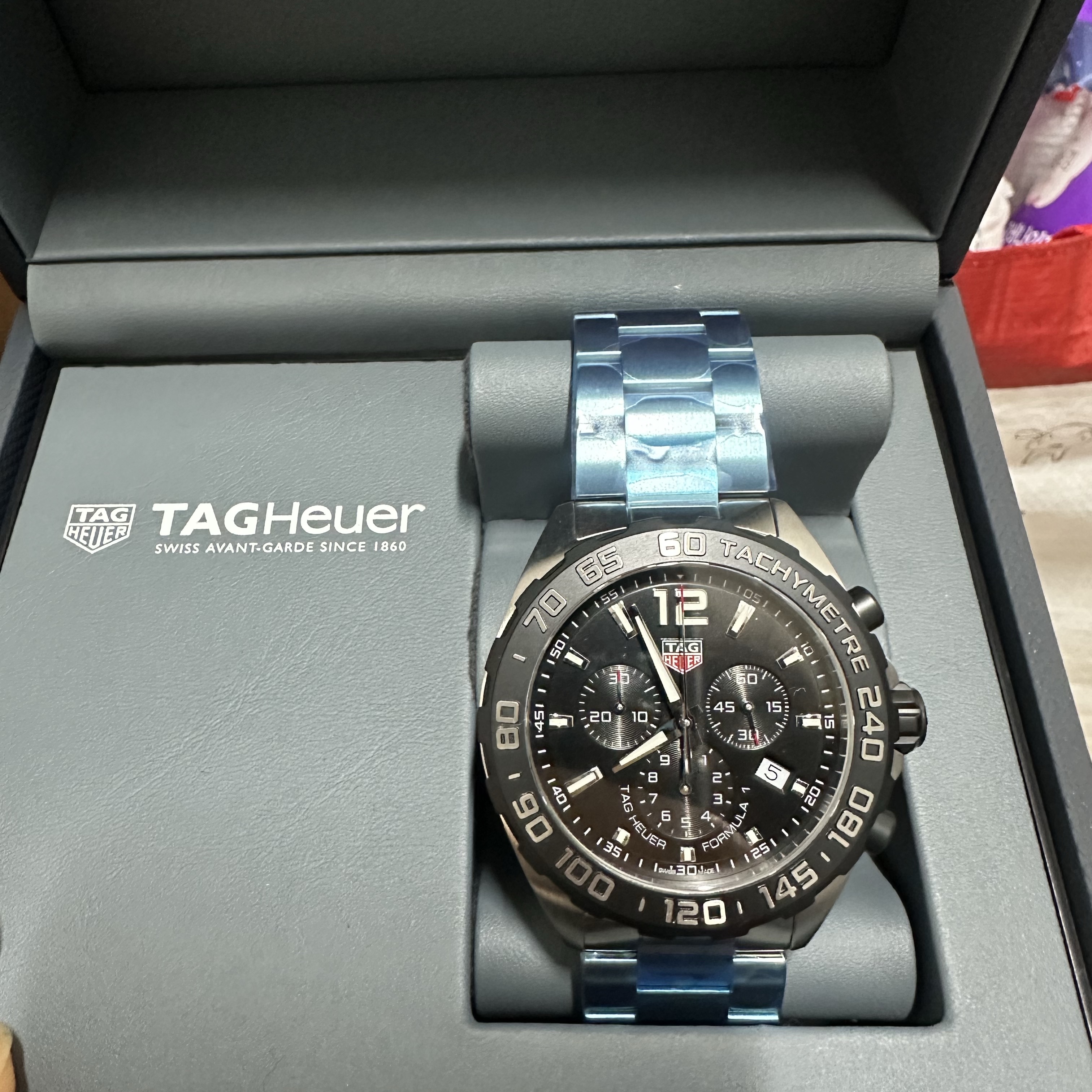 TAG Heuer Formula 1 Quartz Chronograph Steel Black 착용 스타일