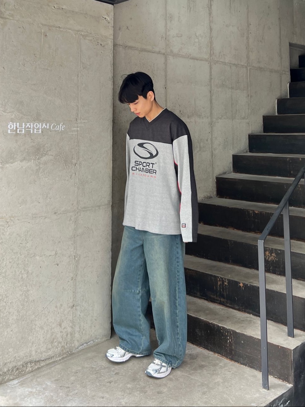 SPORT CHAMBER SC Block Symbol T-Shirt Charcoal 착용 스타일 - 1