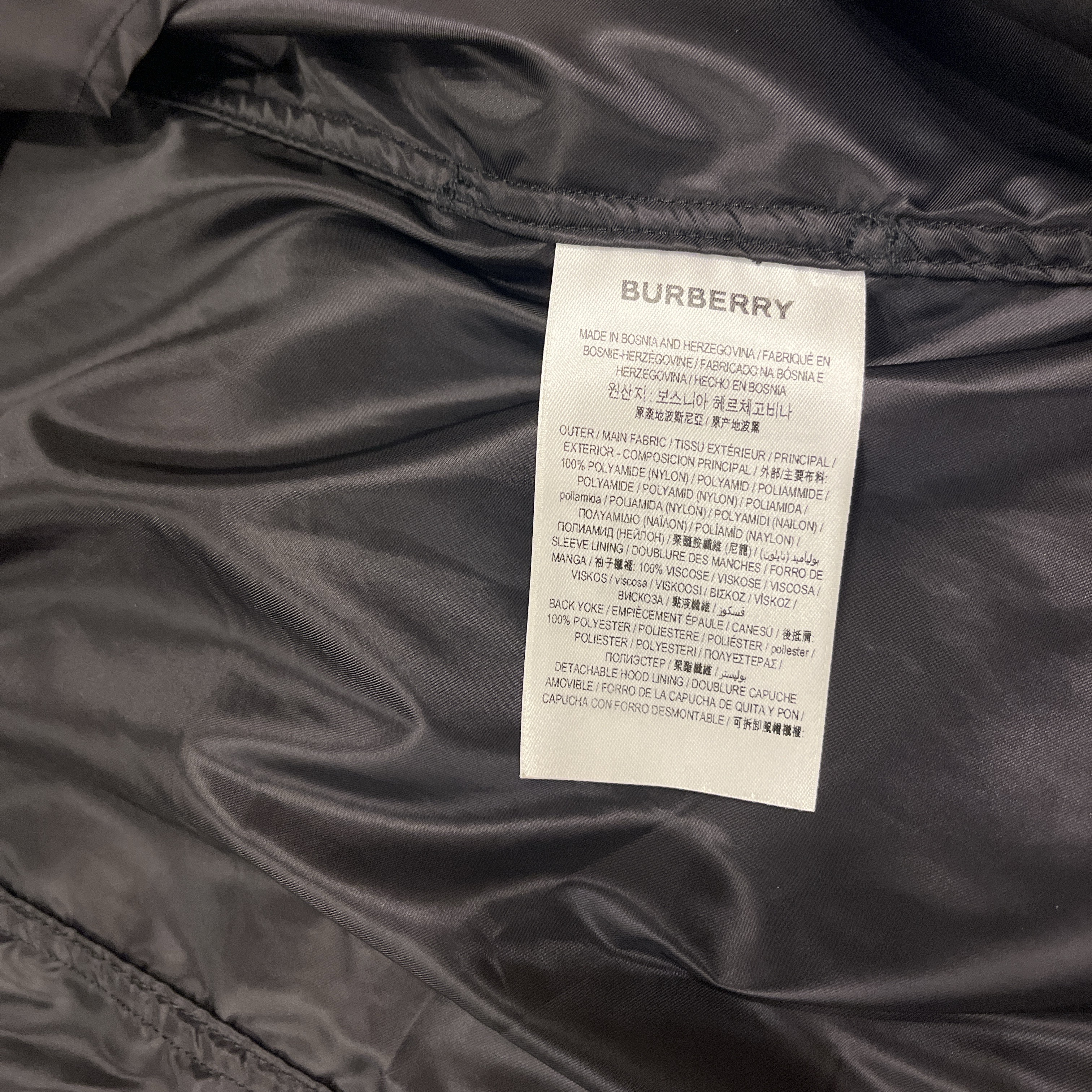 (W) Burberry Detachable Hood Teffeta Kensington Trench Coat Black 착용 스타일 - 5