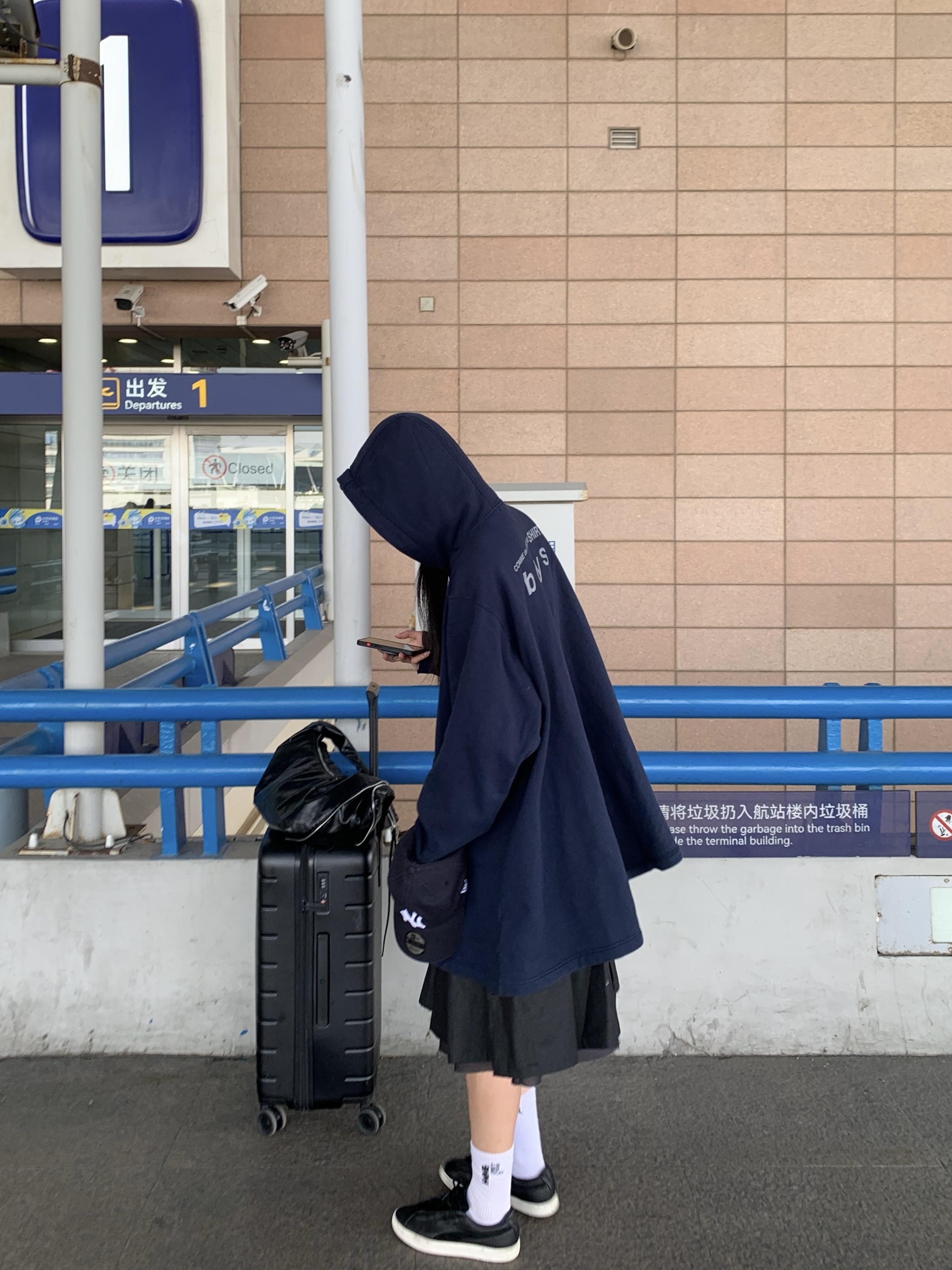 WET TAG Slanted Pocket Belted Pleats Skirt, Homme Girls Original Tube Socks 3-Pair White 착용 스타일 - 2