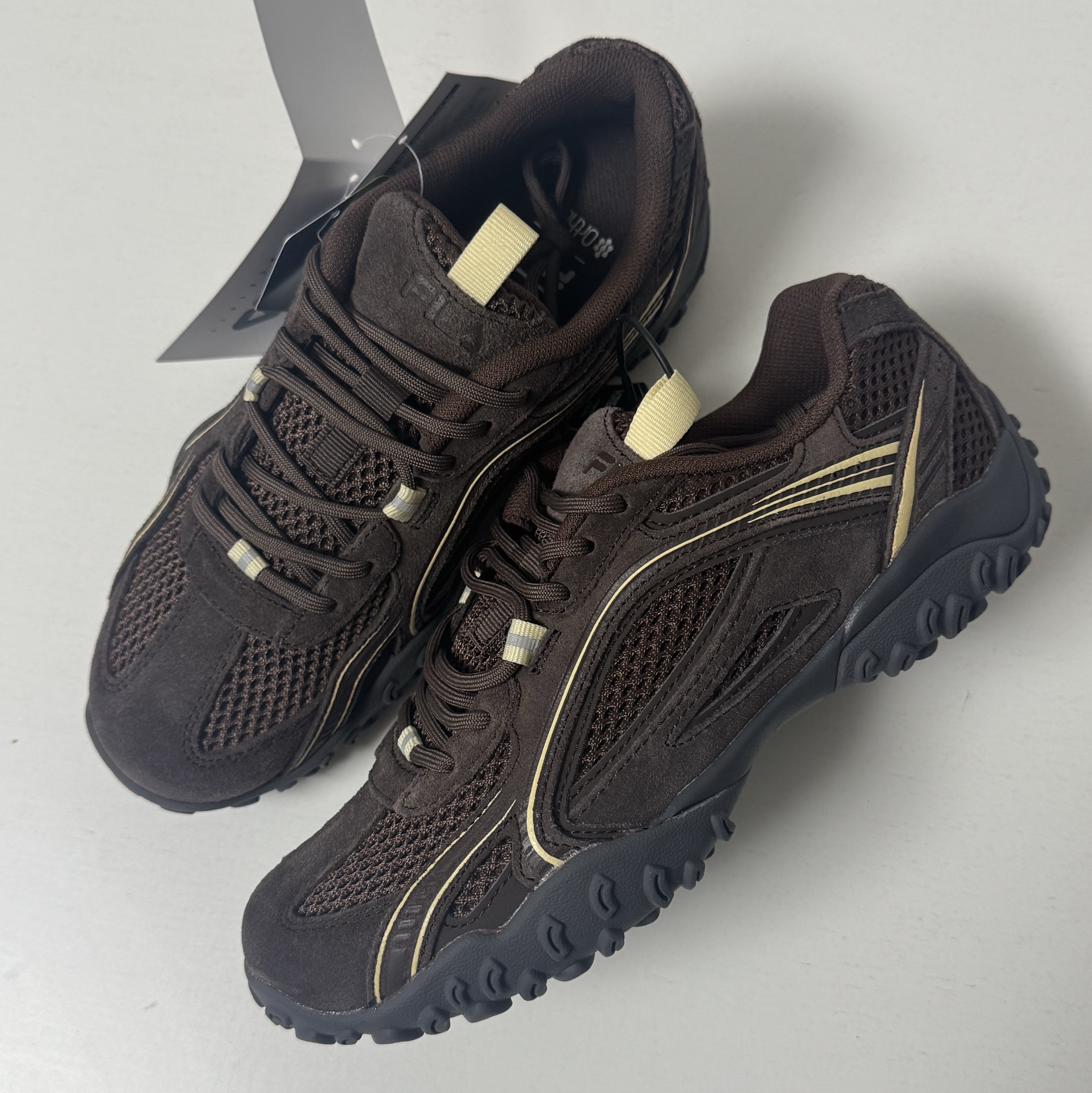 Fila Echappe Choco 착용 스타일 - 2