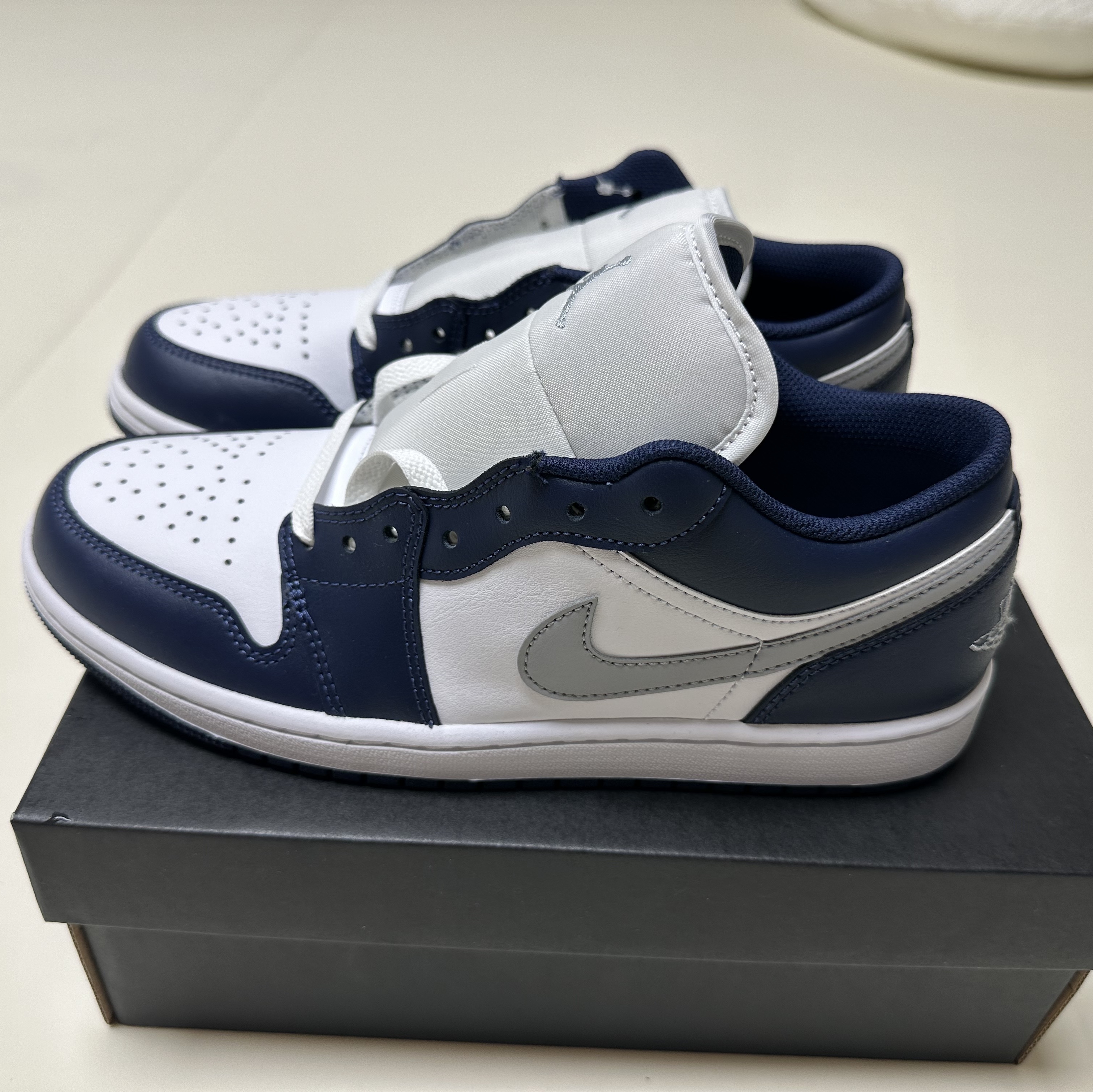 Jordan 1 Low White Midnight Navy 착용 스타일