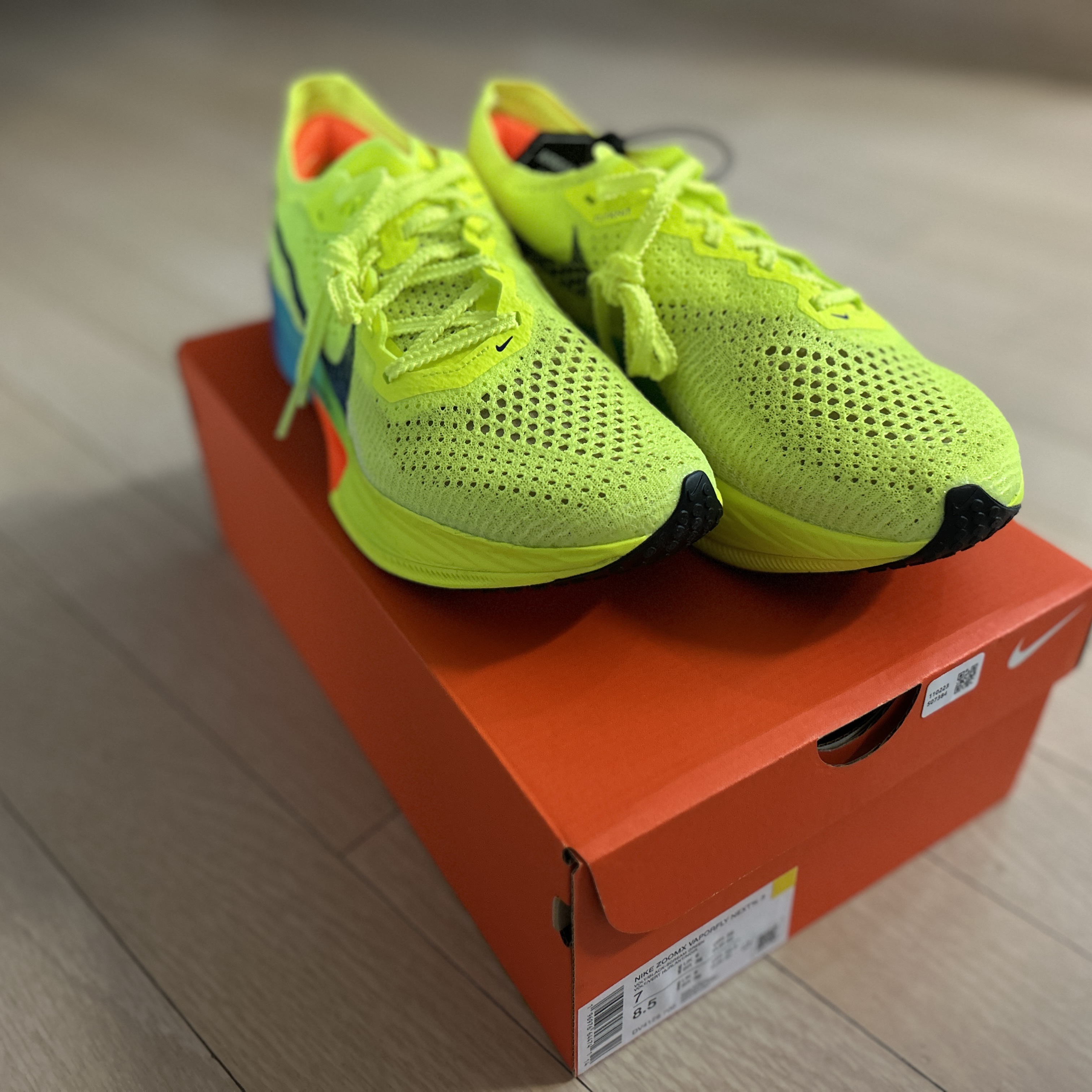 Nike ZoomX Vaporfly Next% 3 Volt Scream Green 착용 스타일