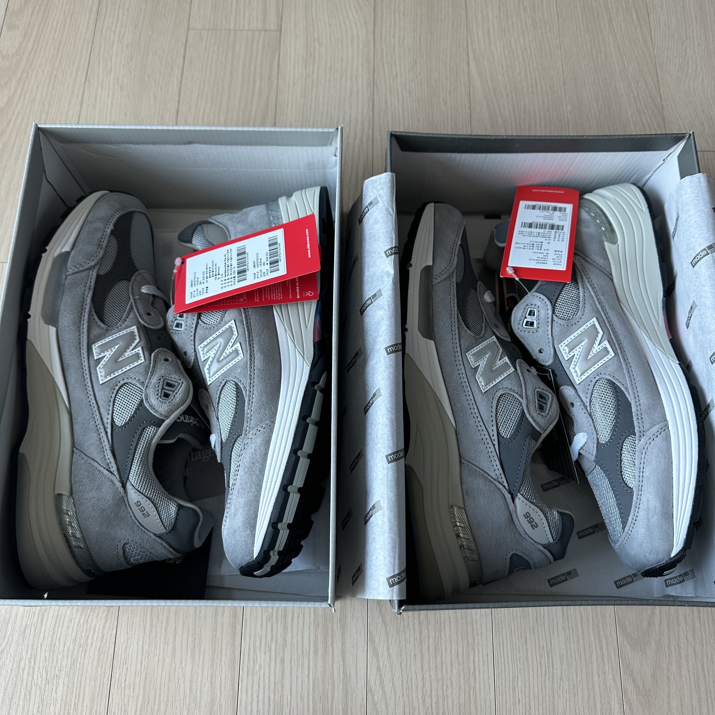 New Balance 992 Made in USA Core Grey Silver Metallic, New Balance 992 Made in USA Grey - D Standard 착용 스타일 - 2