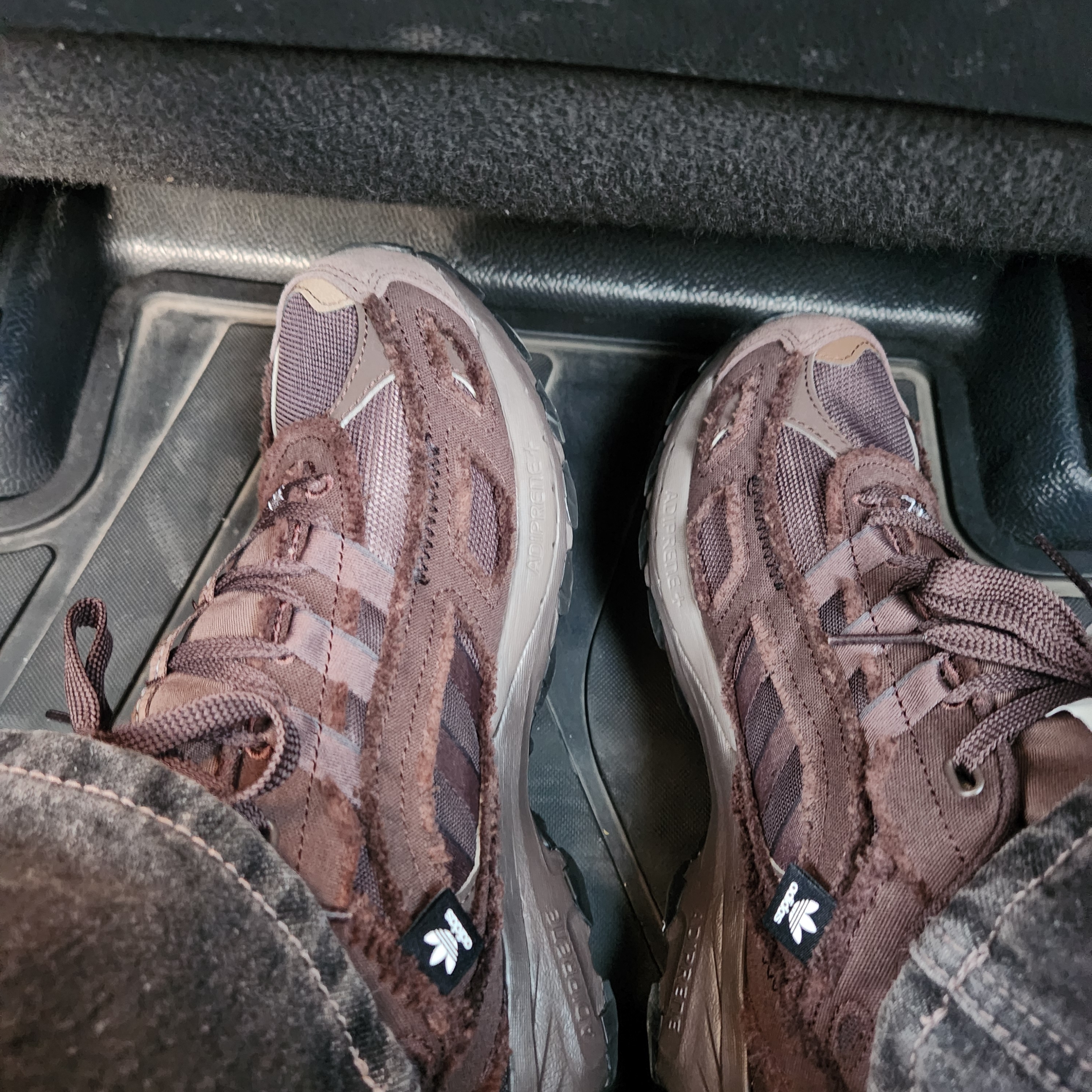 Adidas x Song for the Mute Shadowturf Dark Brown 착용 스타일